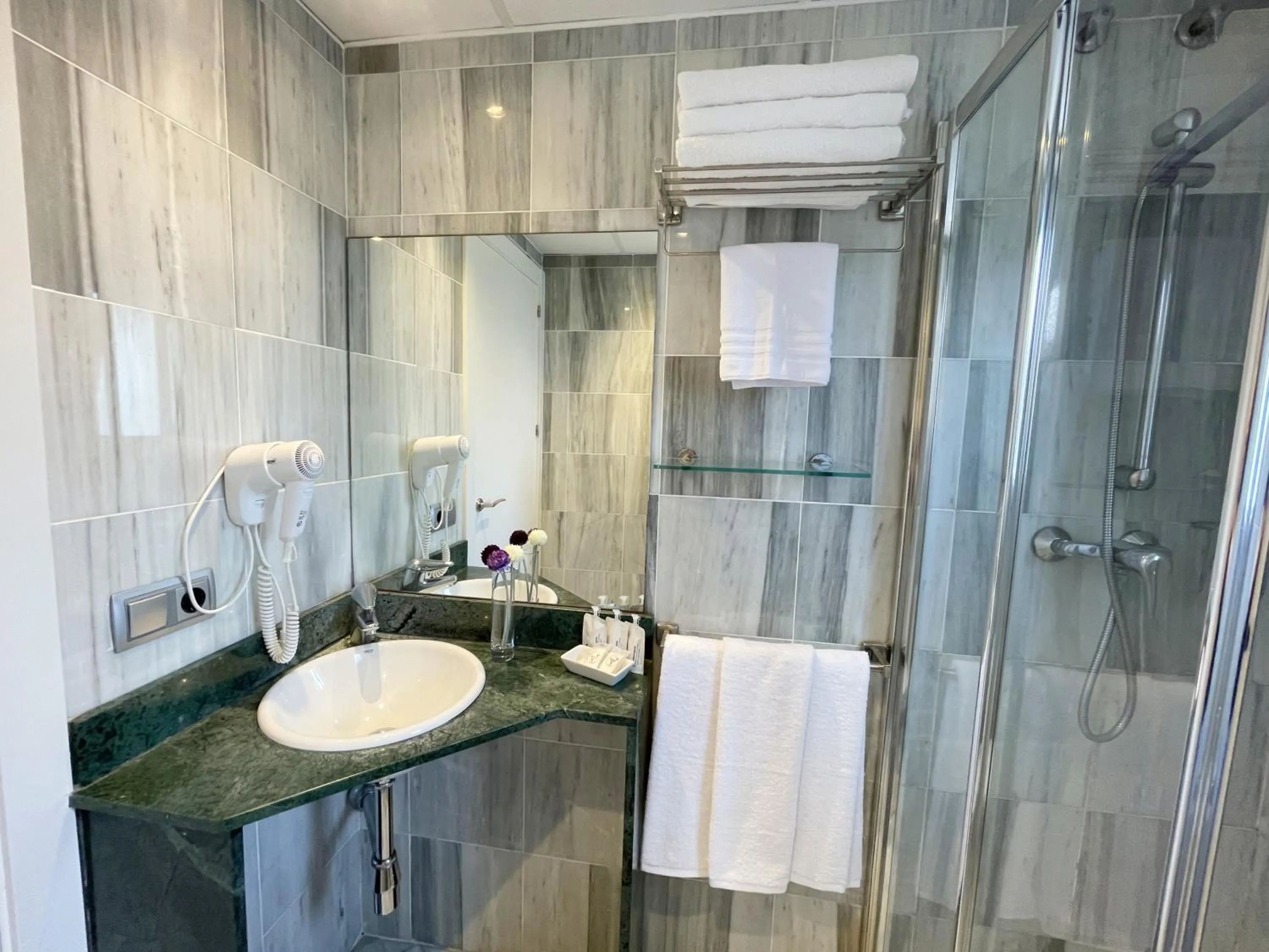 Bathroom in Hotel Turissa