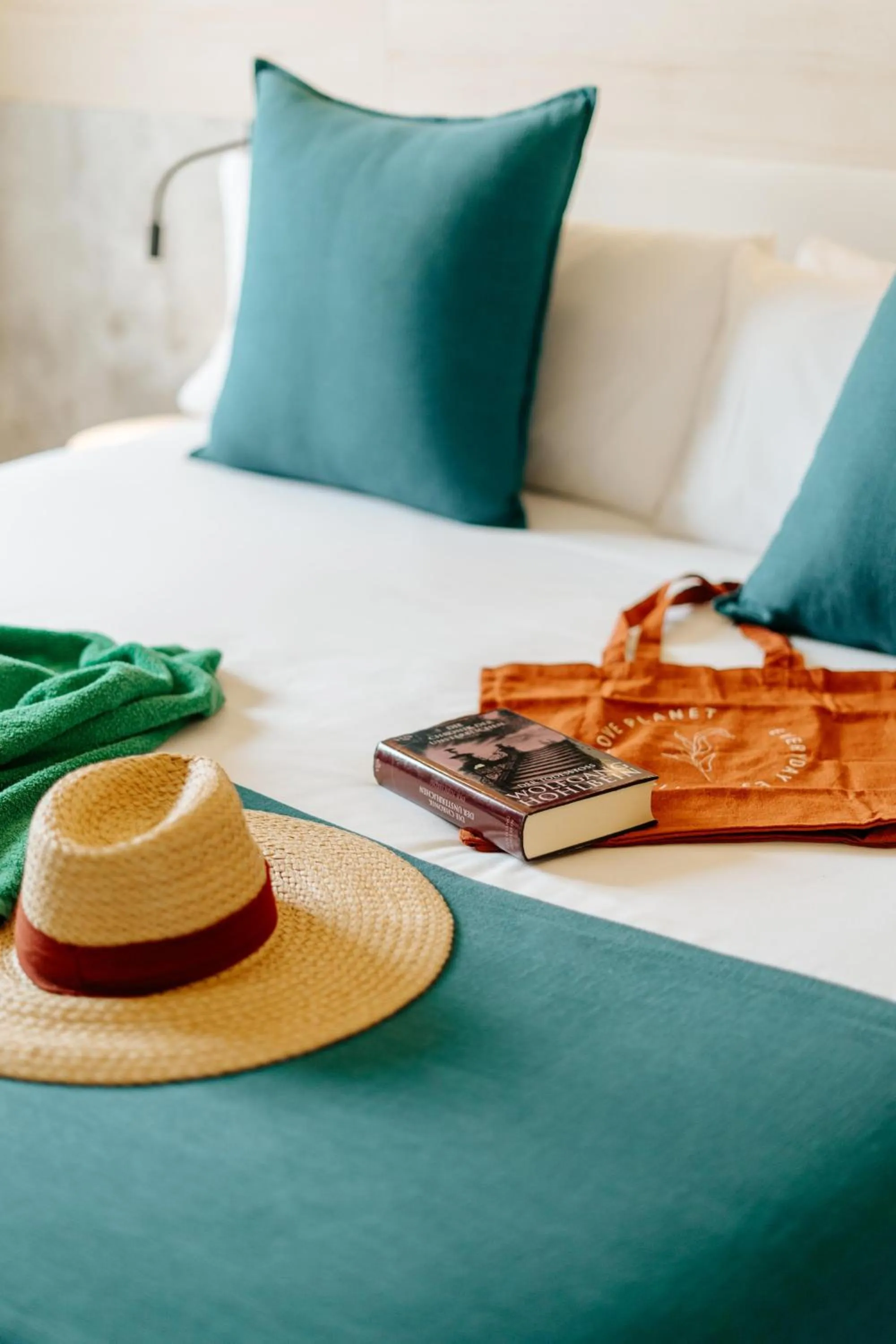 Photo of the whole room, Bed in R2 HIGOS BEACH