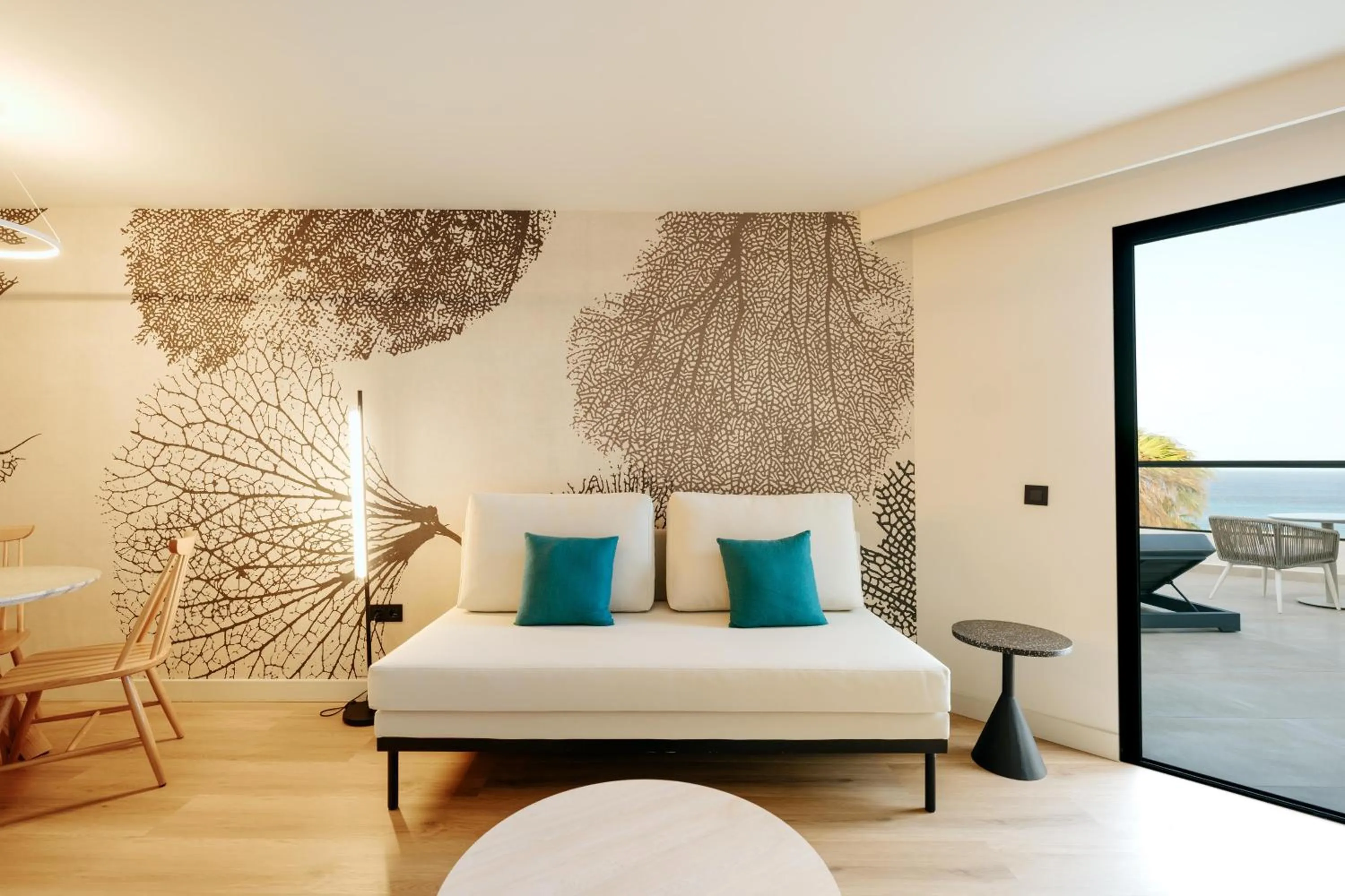 Photo of the whole room, Bed in R2 HIGOS BEACH