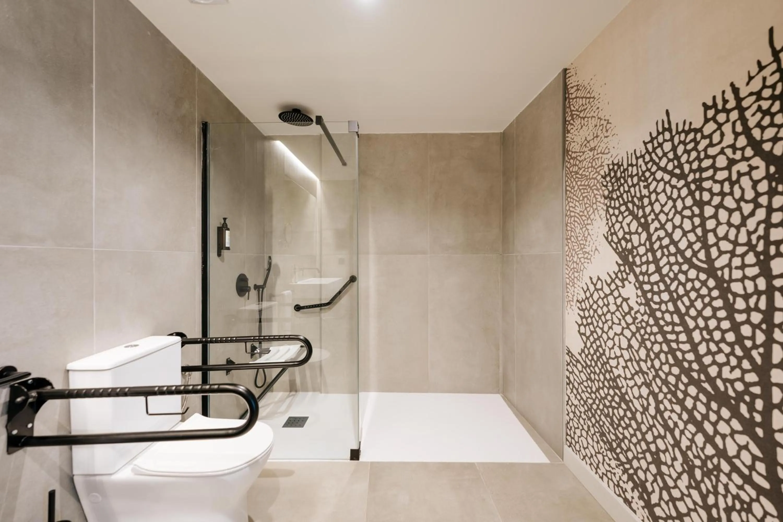 Shower in R2 HIGOS BEACH