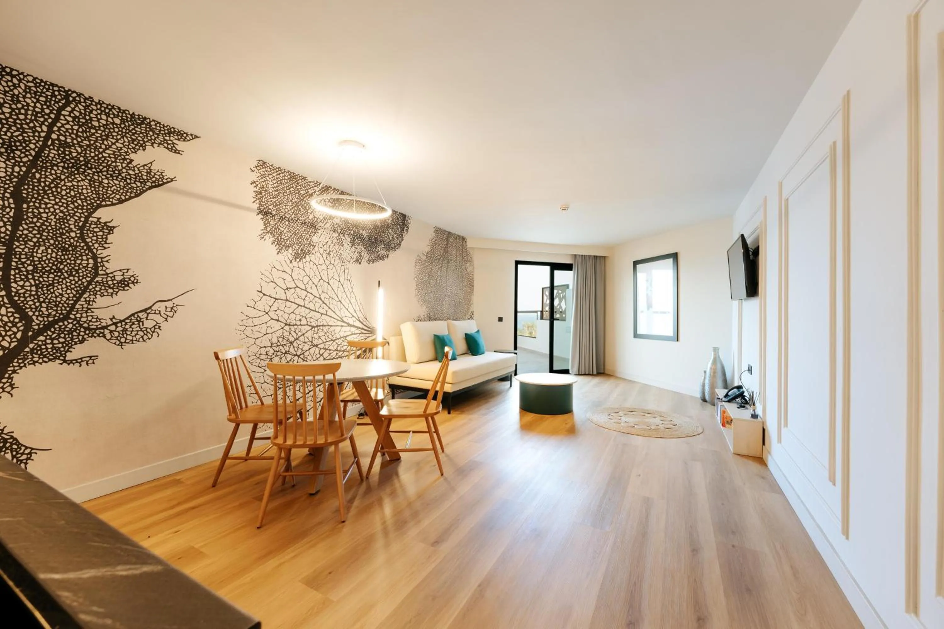 Photo of the whole room in R2 HIGOS BEACH