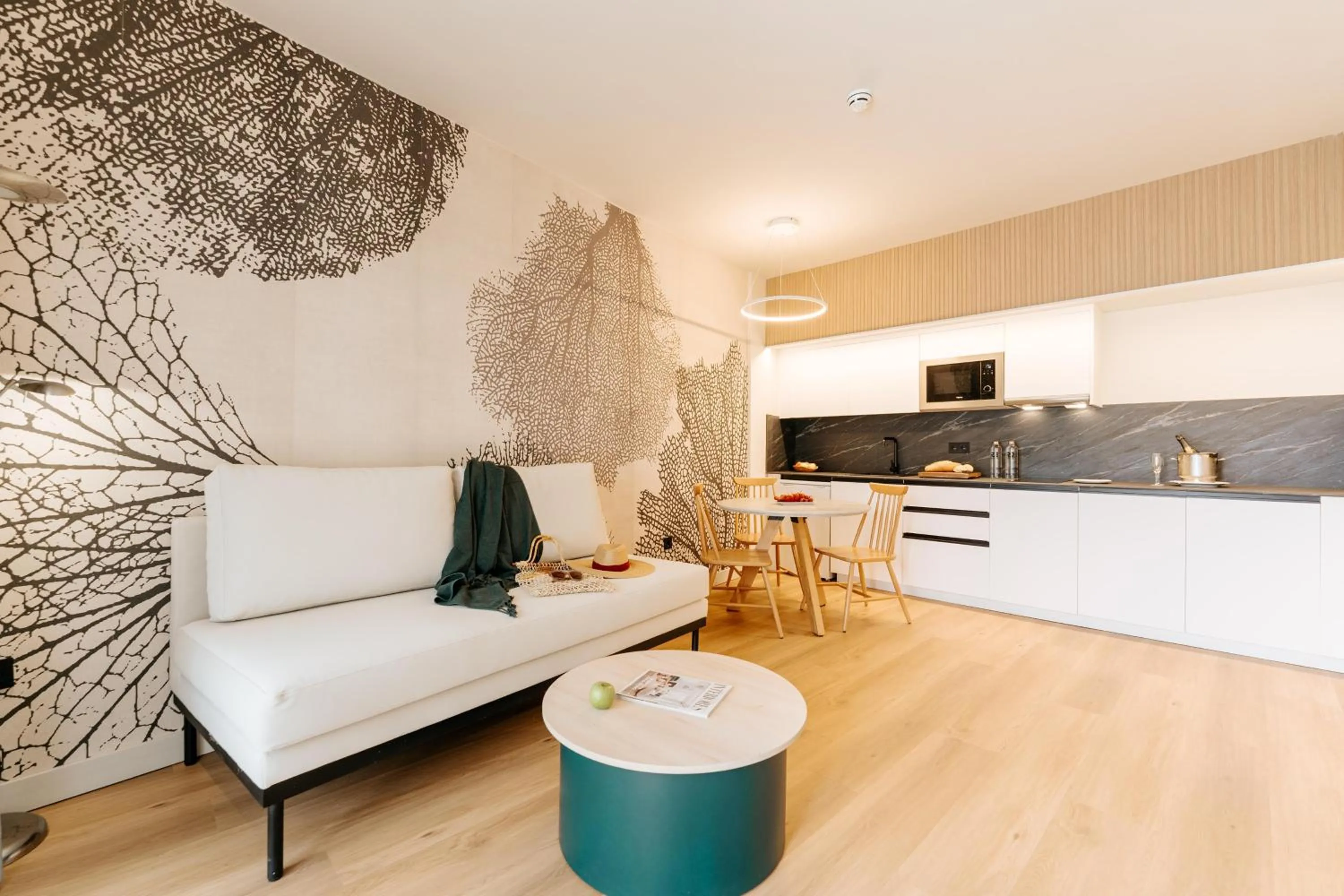 Photo of the whole room, Bed in R2 HIGOS BEACH