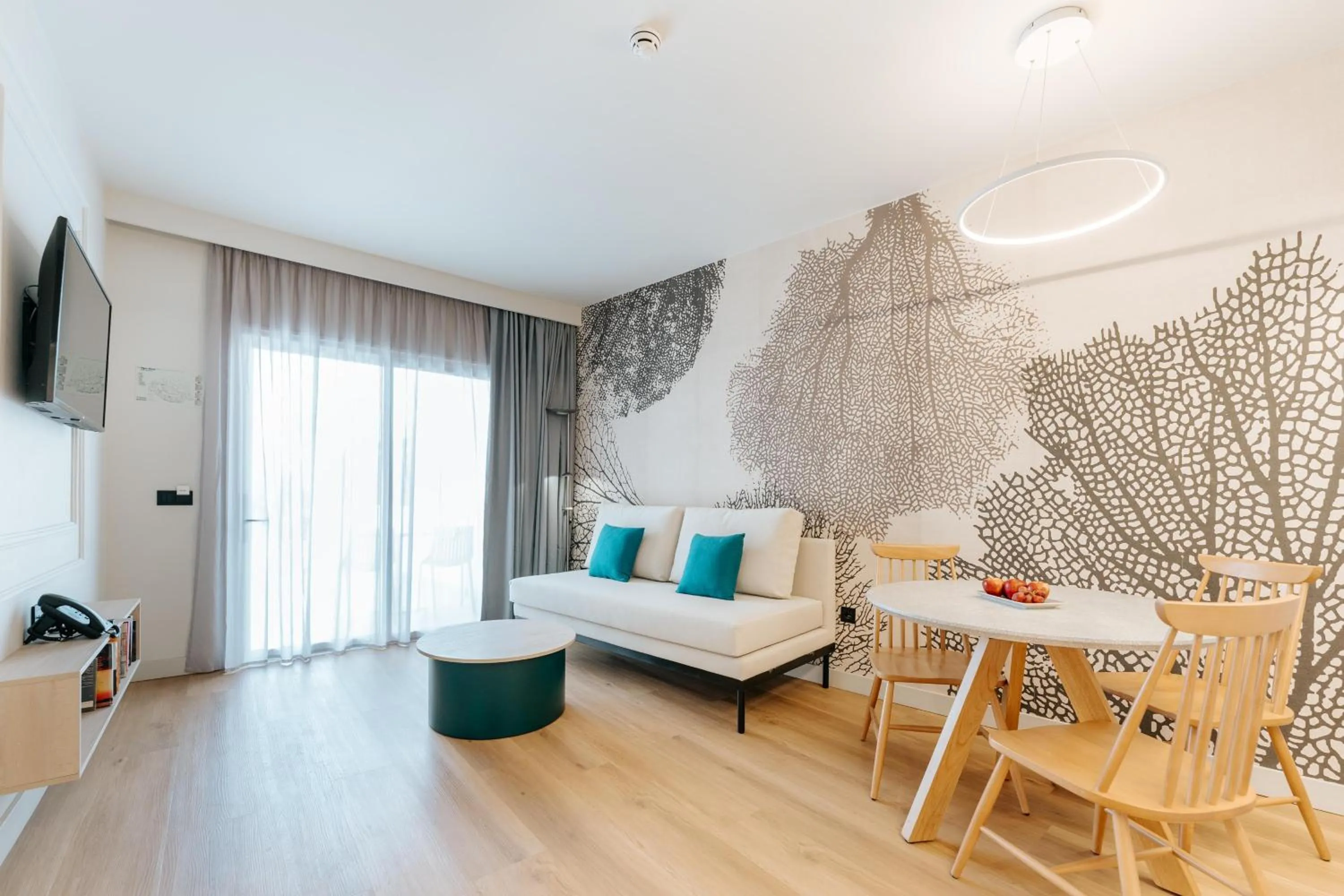 Photo of the whole room in R2 HIGOS BEACH