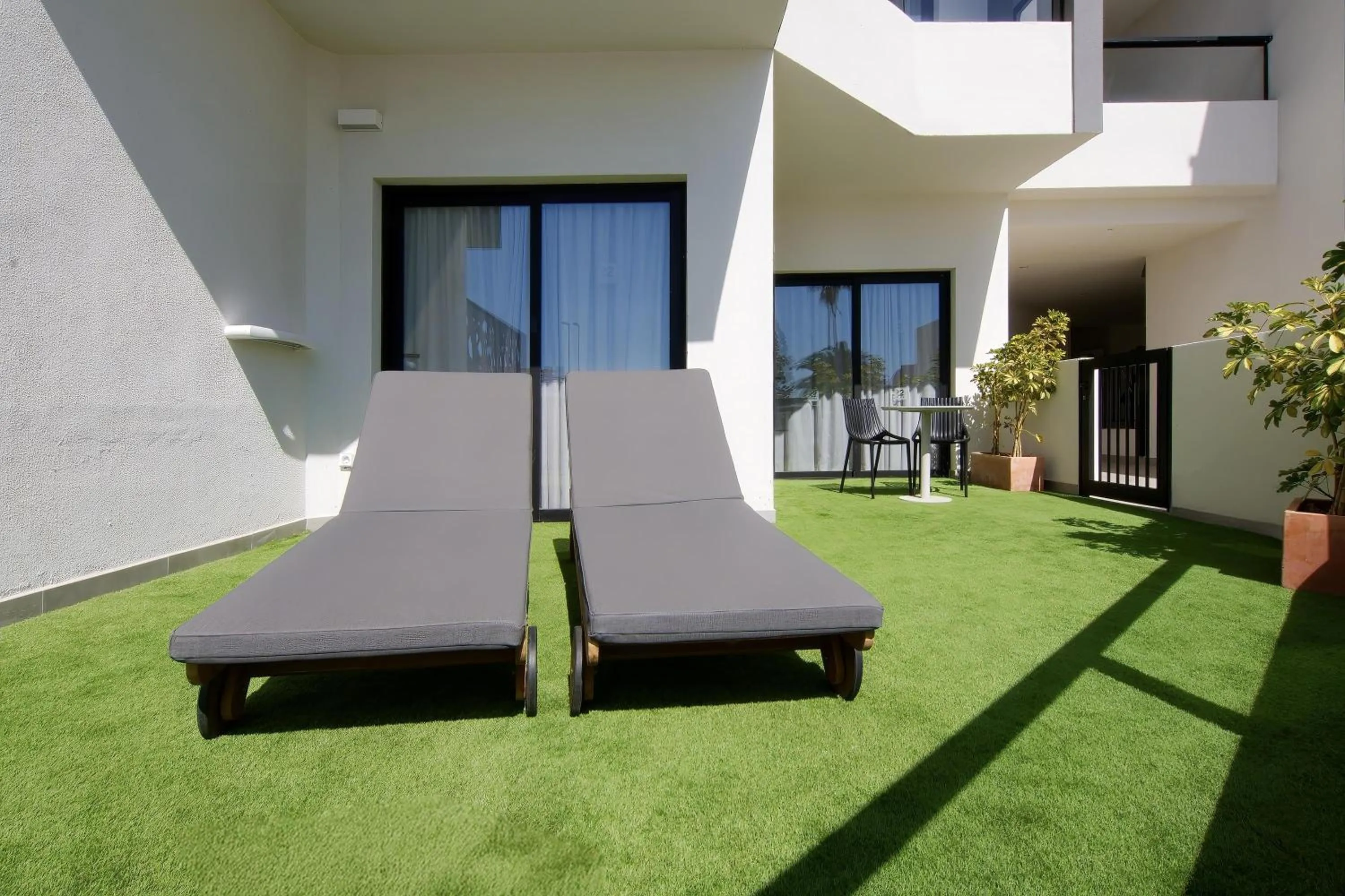 Photo of the whole room in R2 HIGOS BEACH