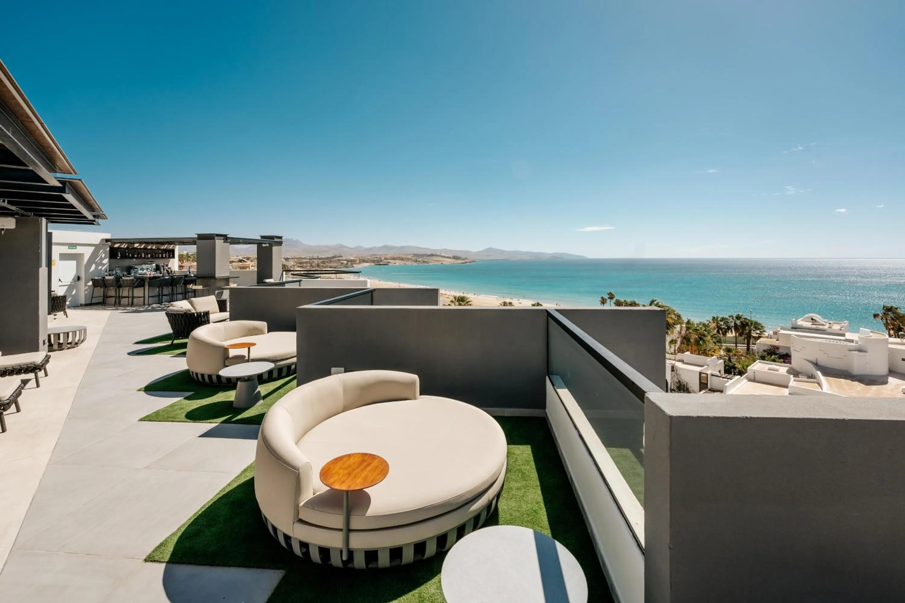 Balcony/Terrace in R2 HIGOS BEACH