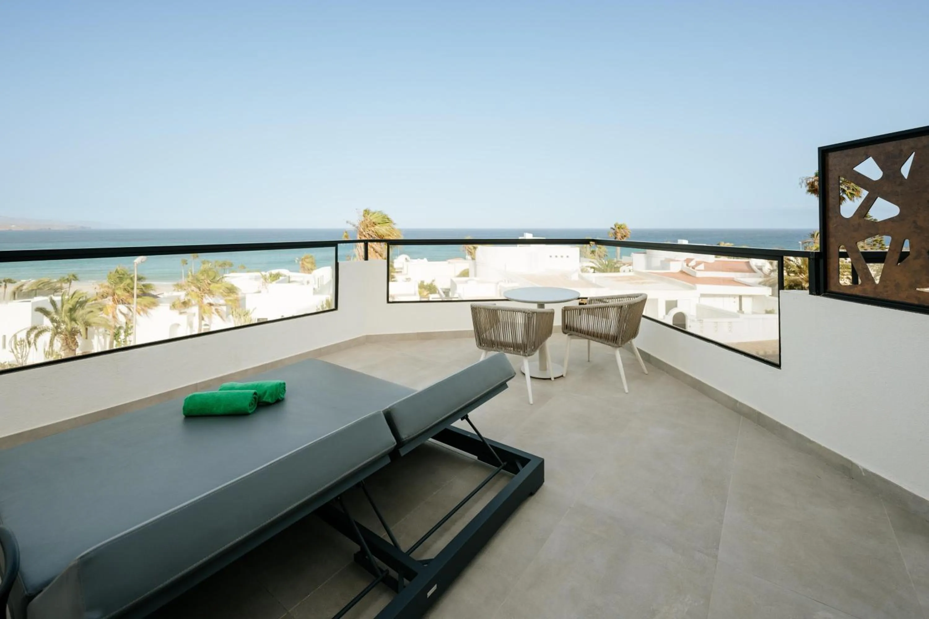 Balcony/Terrace in R2 HIGOS BEACH