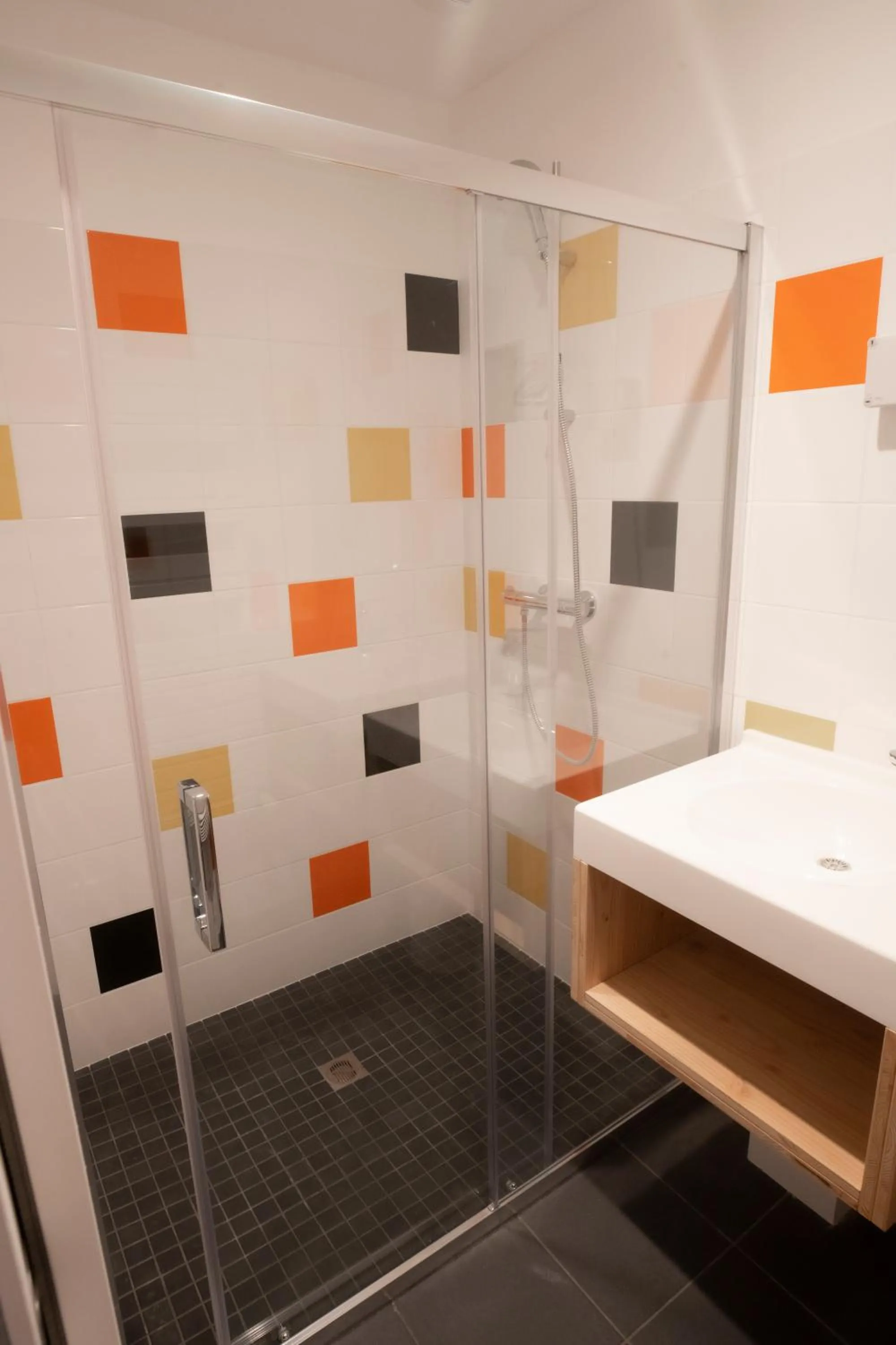 Shower in L'Orée des Sources