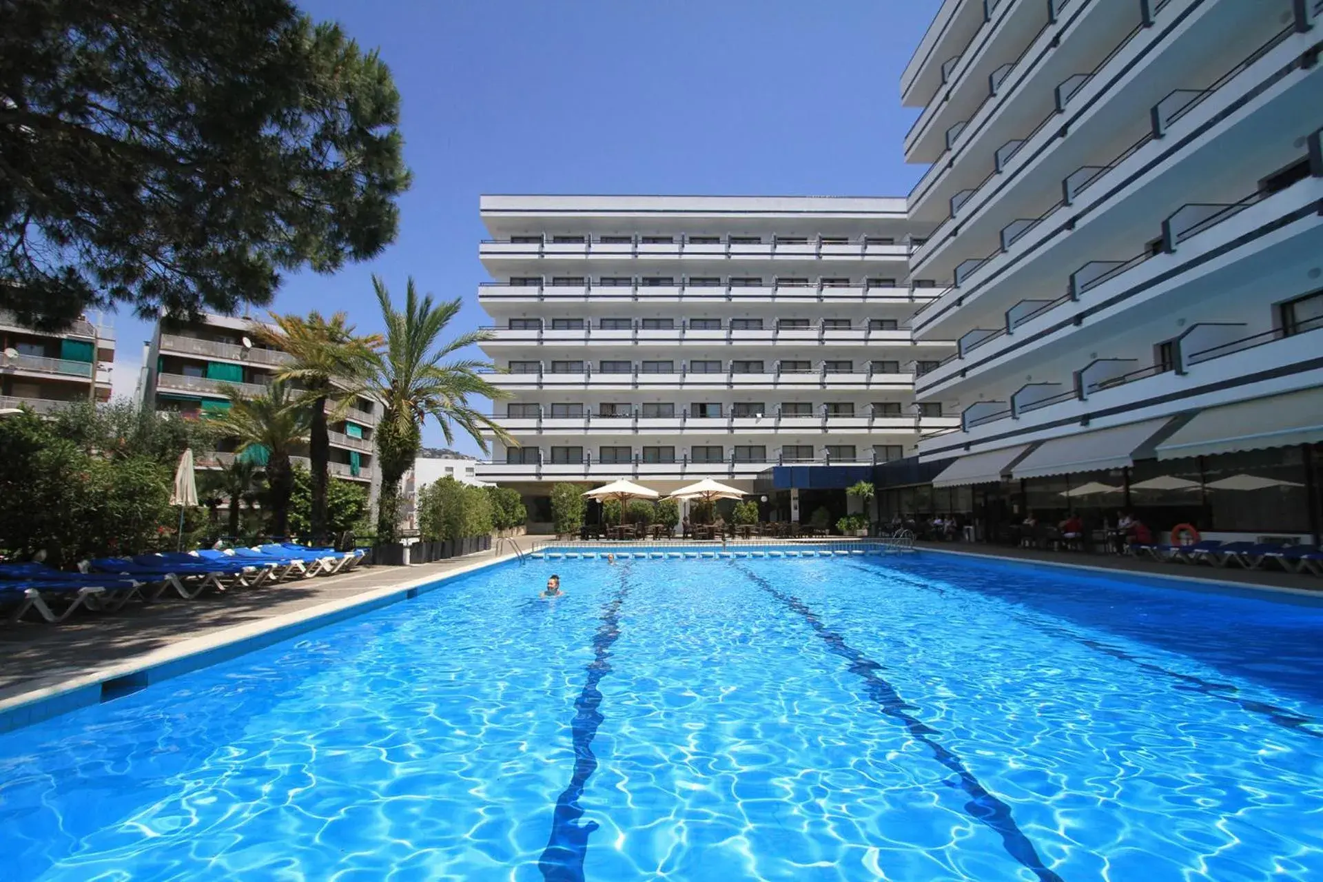 Swimming pool in Hotel Gran Garbi & AquaSplash Swimming pool in Hotel Gran Garbi & AquaSplash