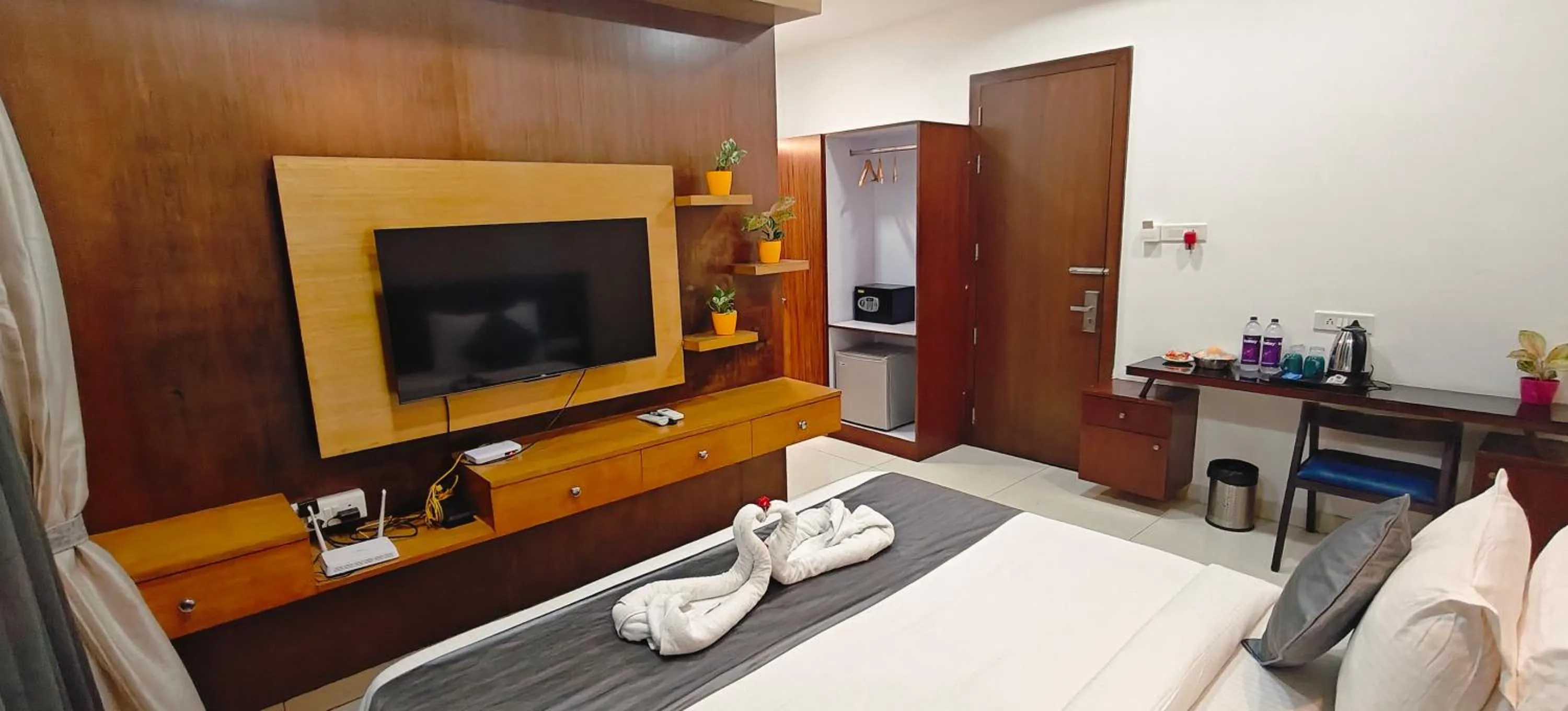 Bed in PGC Chennai Resort & Club By SSS