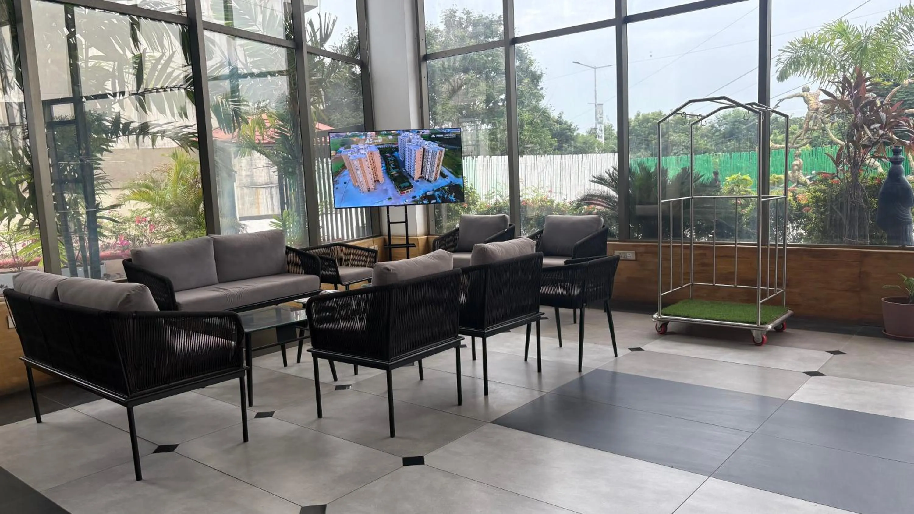 TV and multimedia in PGC Chennai Resort & Club By SSS