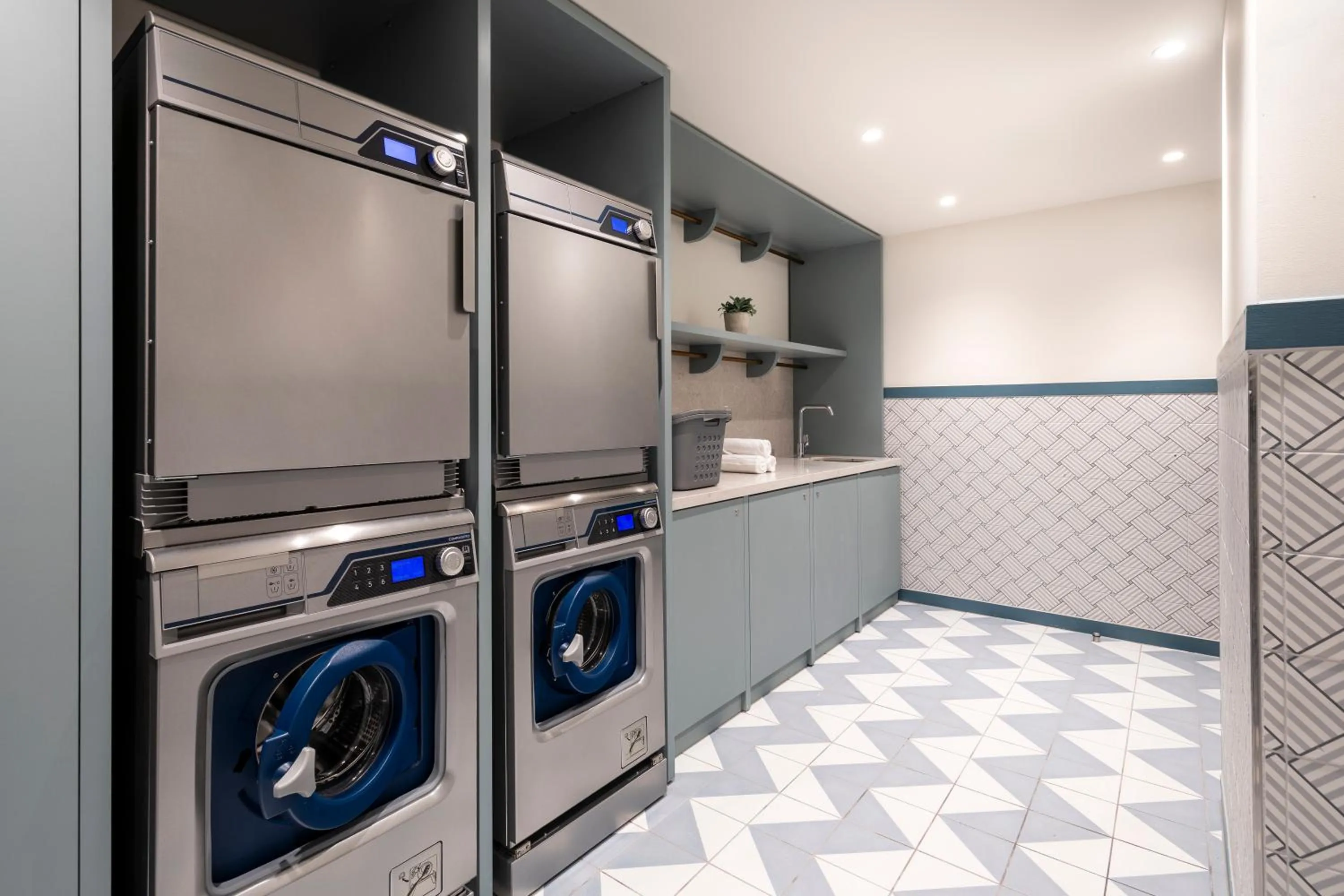 laundry in Citadines Canal Amsterdam