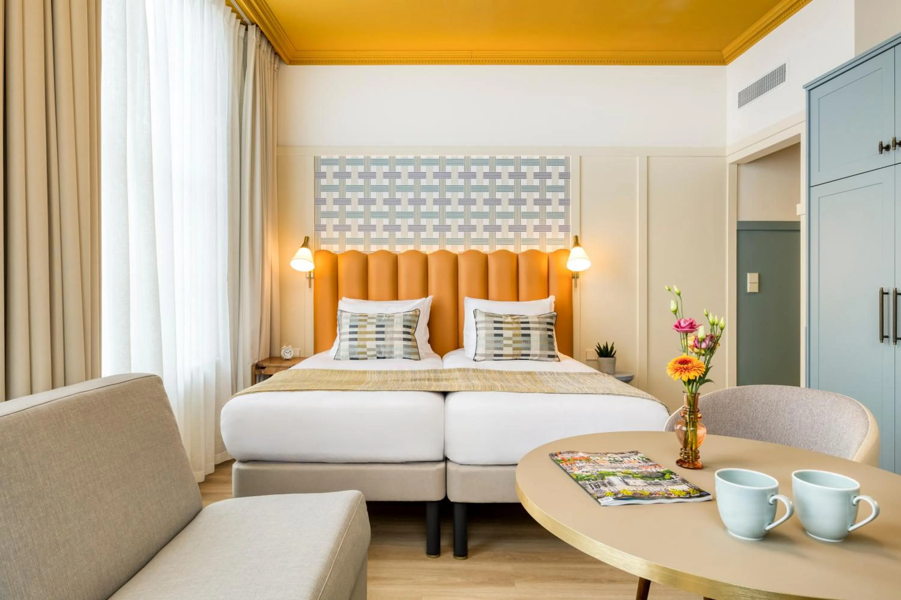 Bed in Citadines Canal Amsterdam