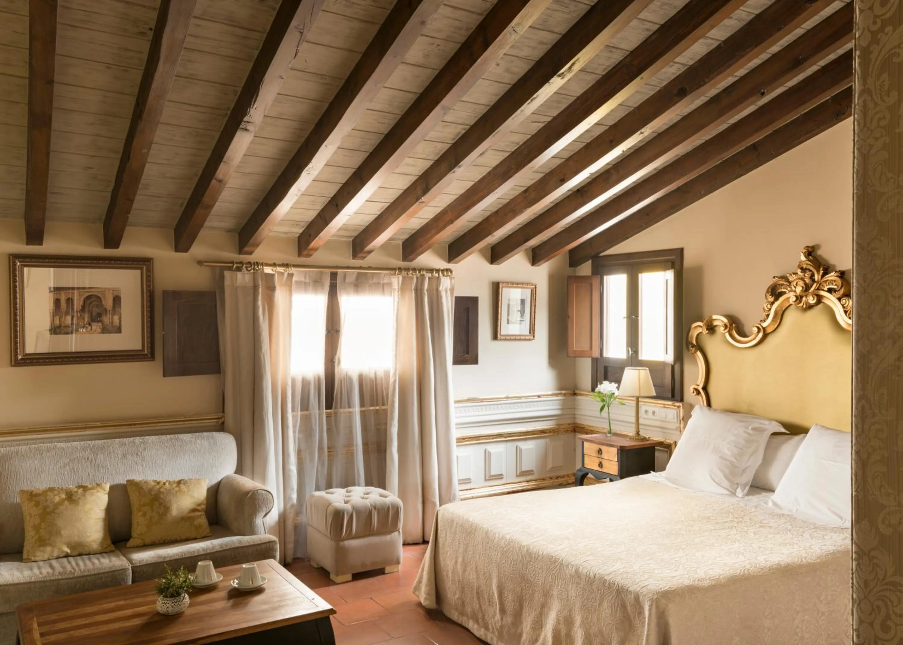 Decorative detail, Bed in Hotel Casa 1800 Granada