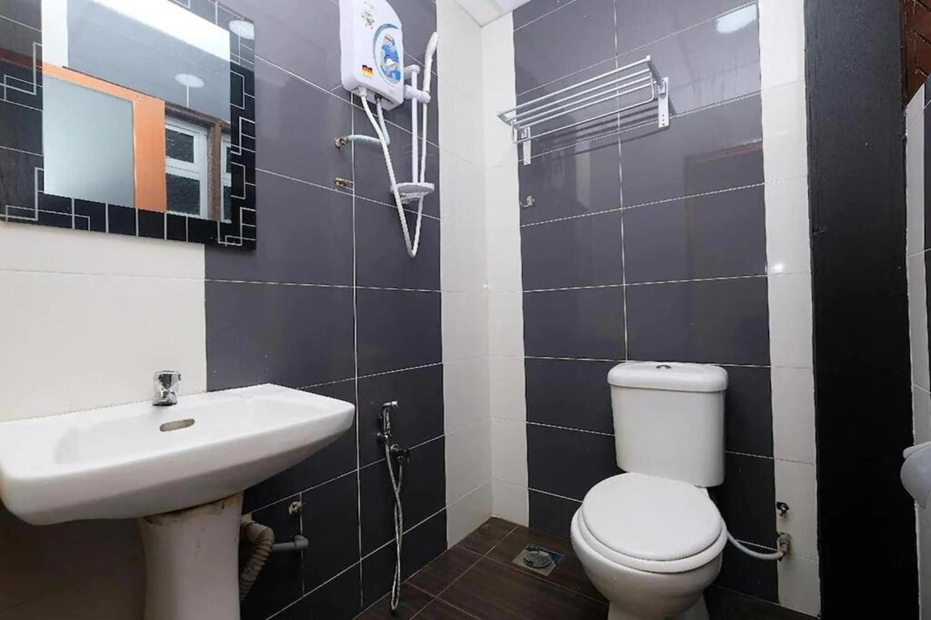 Shower in Q Hotel Temerloh