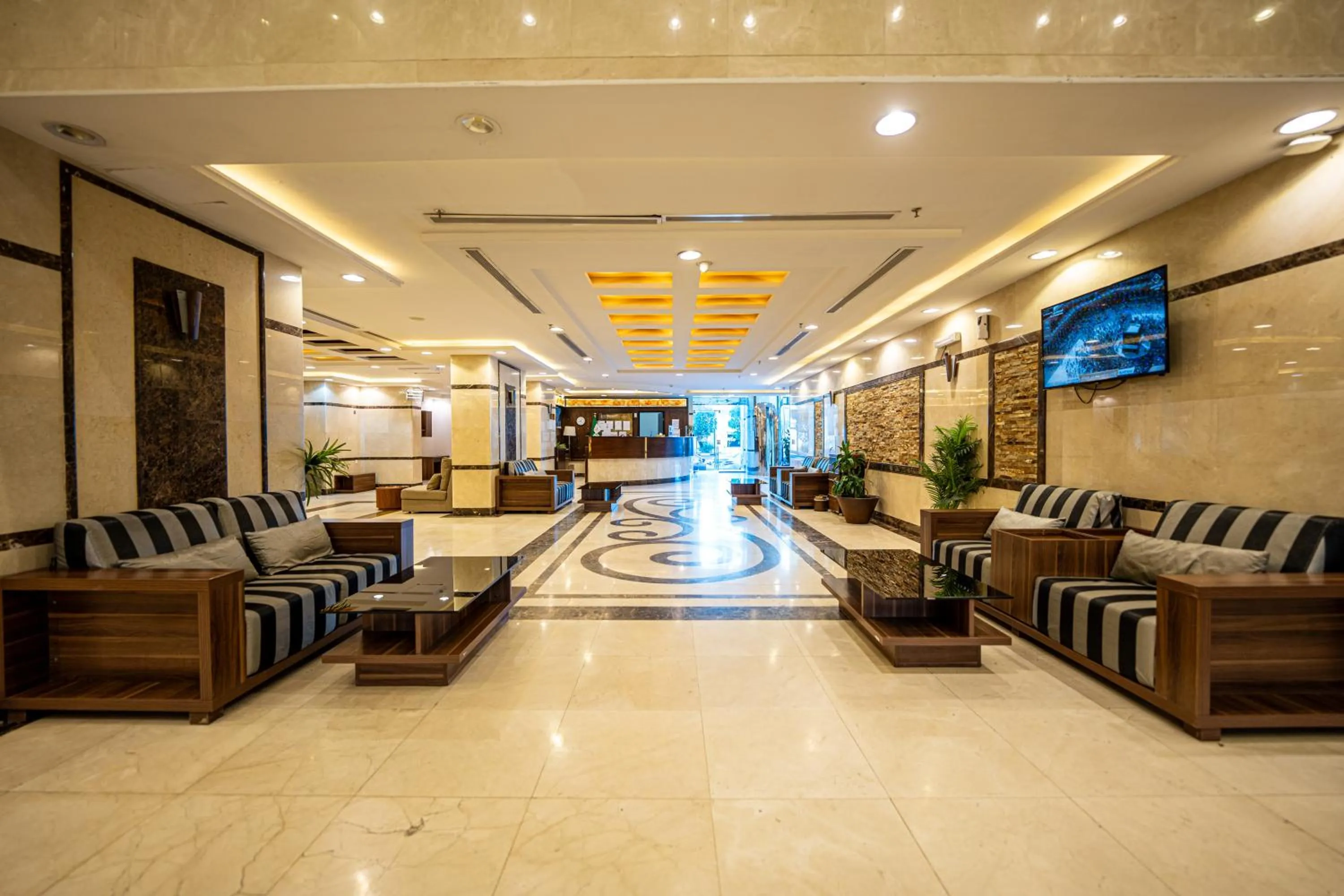 Lobby or reception in Snood Al Azama Hotel