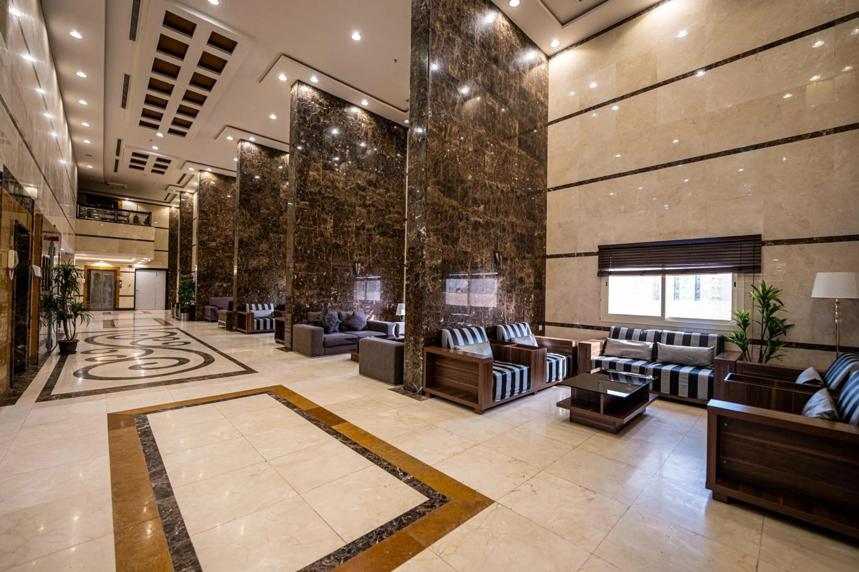 Lobby or reception in Snood Al Azama Hotel