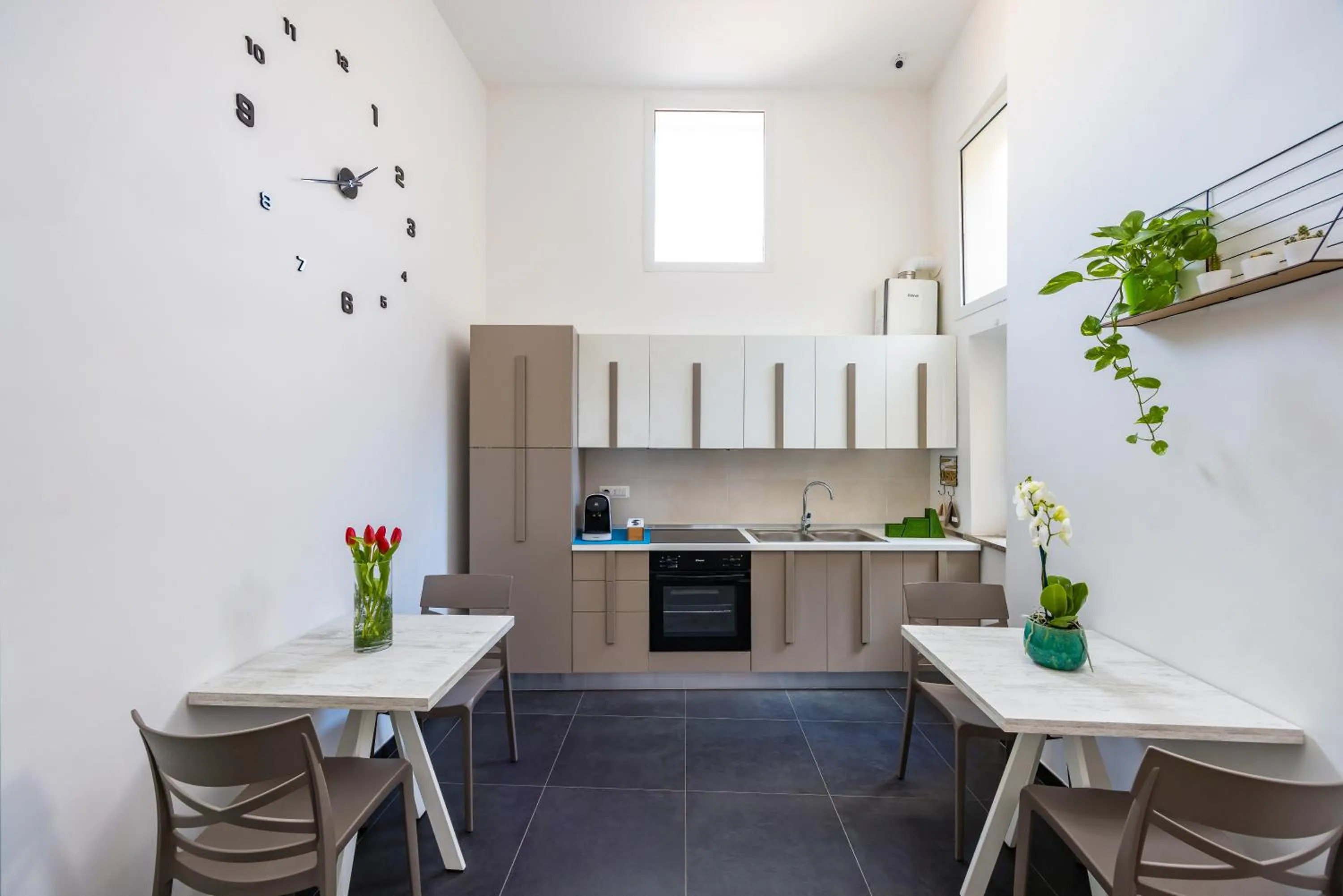 Kitchen or kitchenette in Le Porte di Partenope