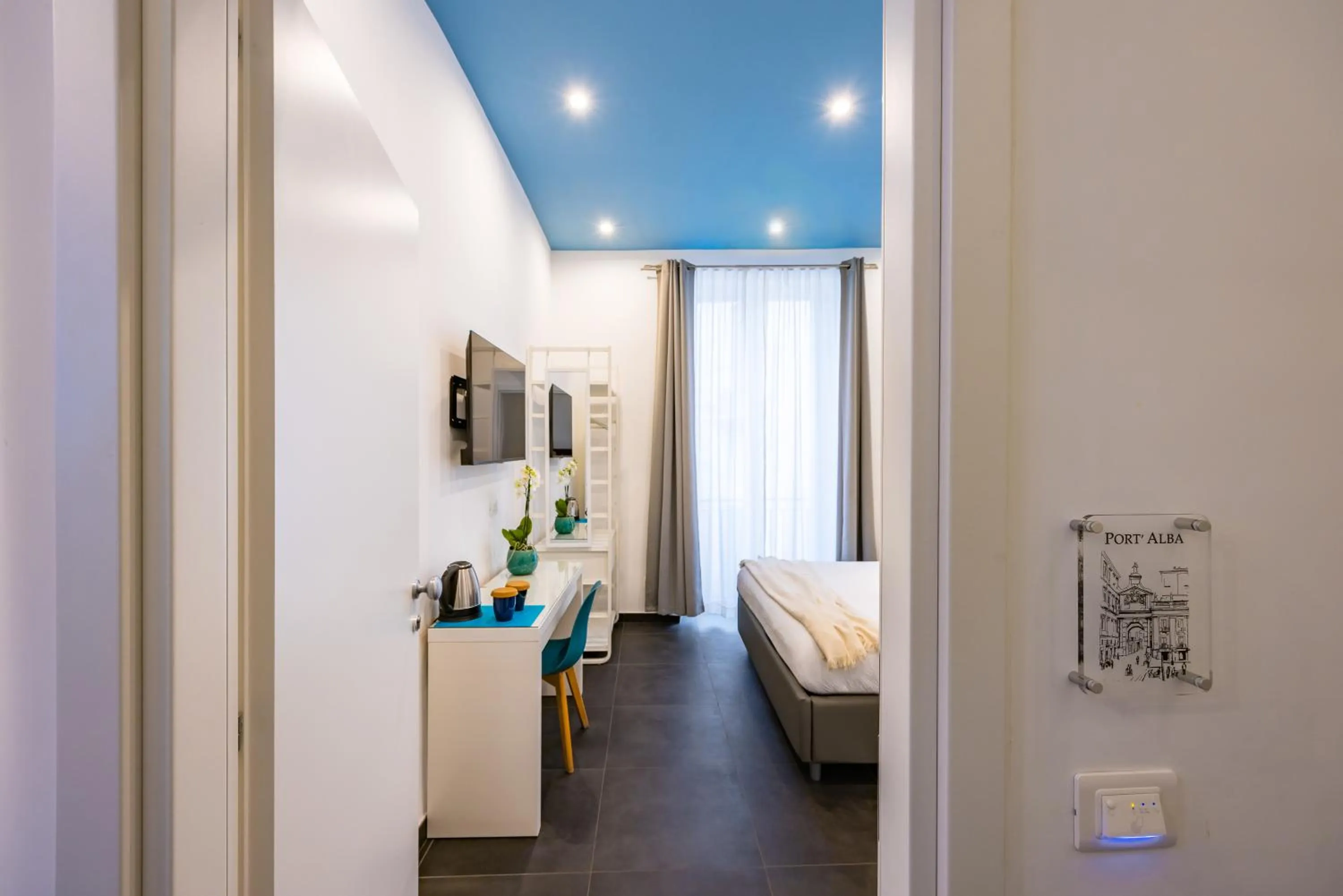 Photo of the whole room, Bed in Le Porte di Partenope