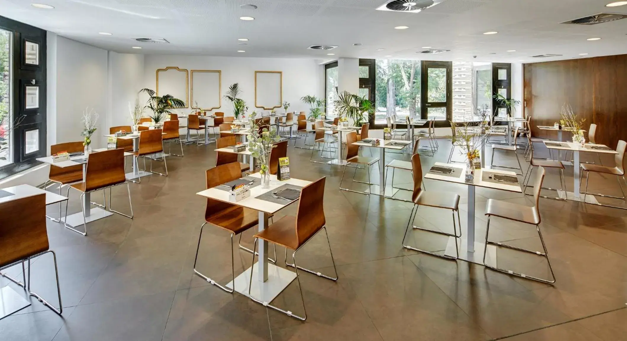 Breakfast in Sercotel Gran Hotel Zurbarán Breakfast in Sercotel Gran Hotel Zurbarán