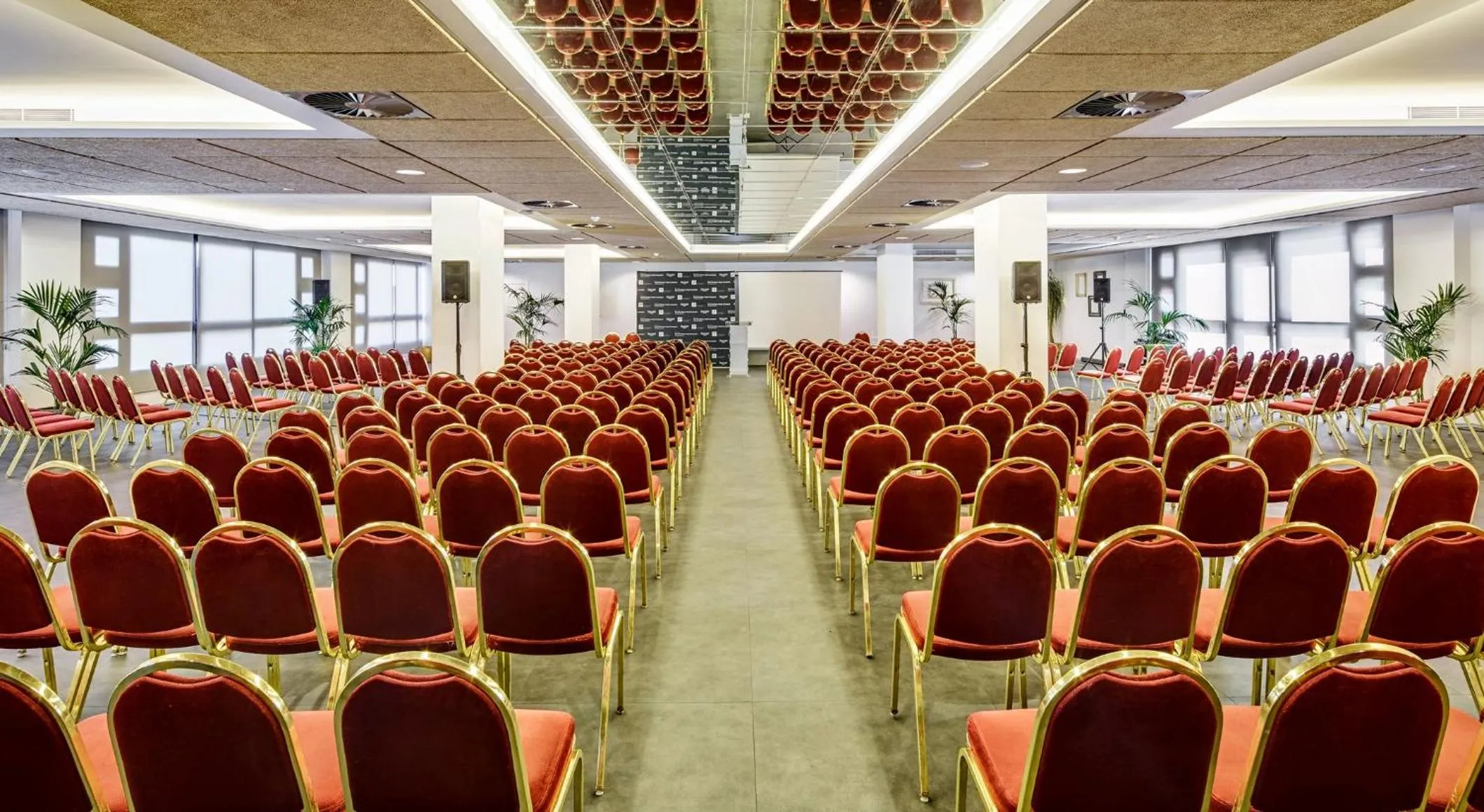 Meeting/conference room in Sercotel Gran Hotel Zurbarán