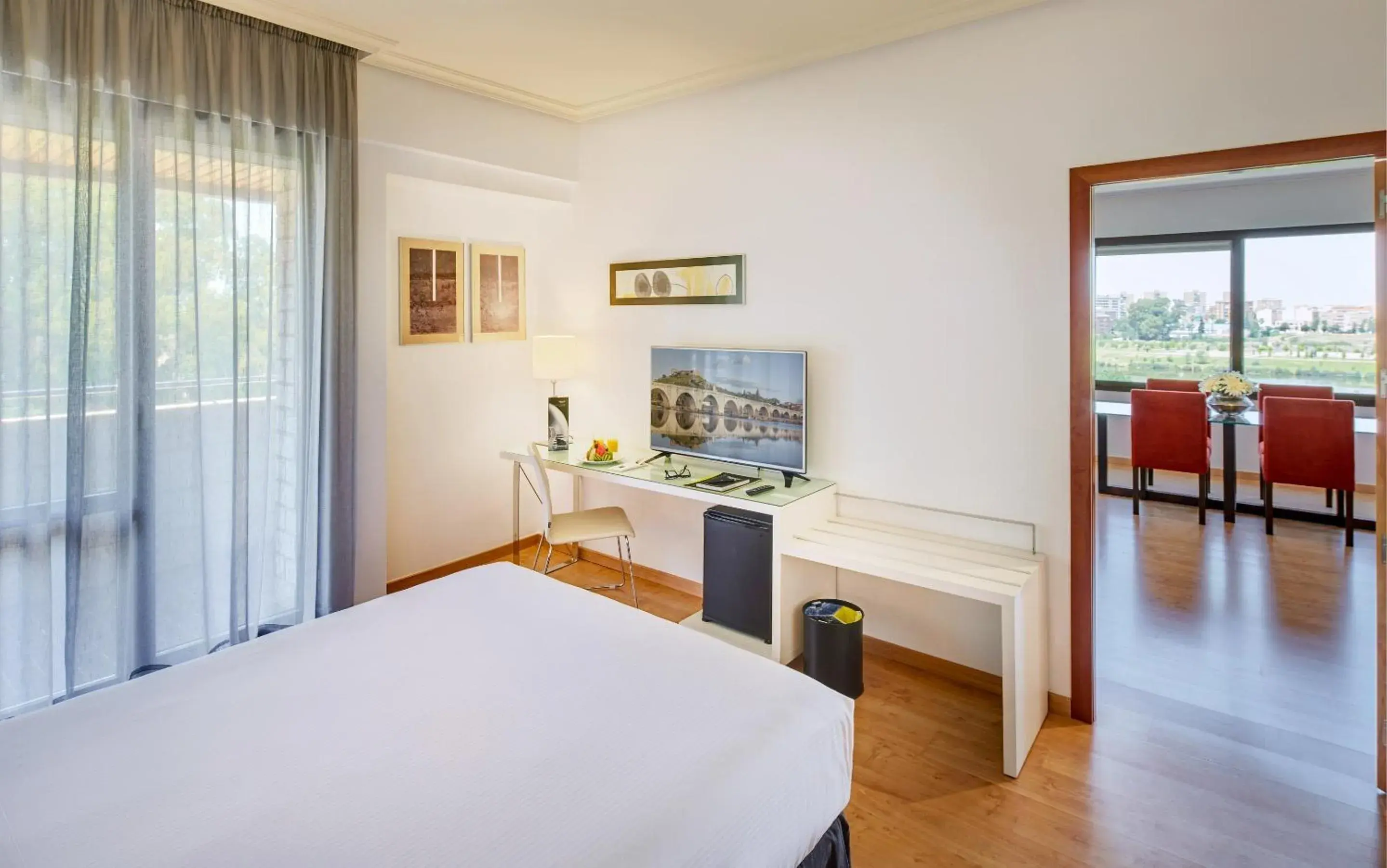 Photo of the whole room, Bed in Sercotel Gran Hotel Zurbarán Photo of the whole room, Bed in Sercotel Gran Hotel Zurbarán