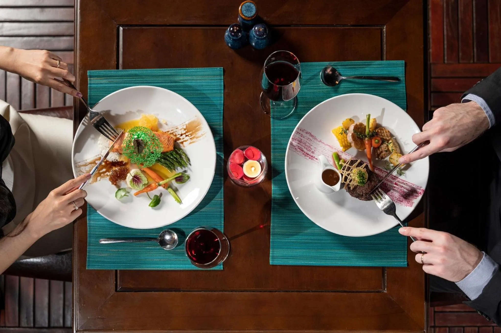 Food and drinks in Erina Cruise by HAG