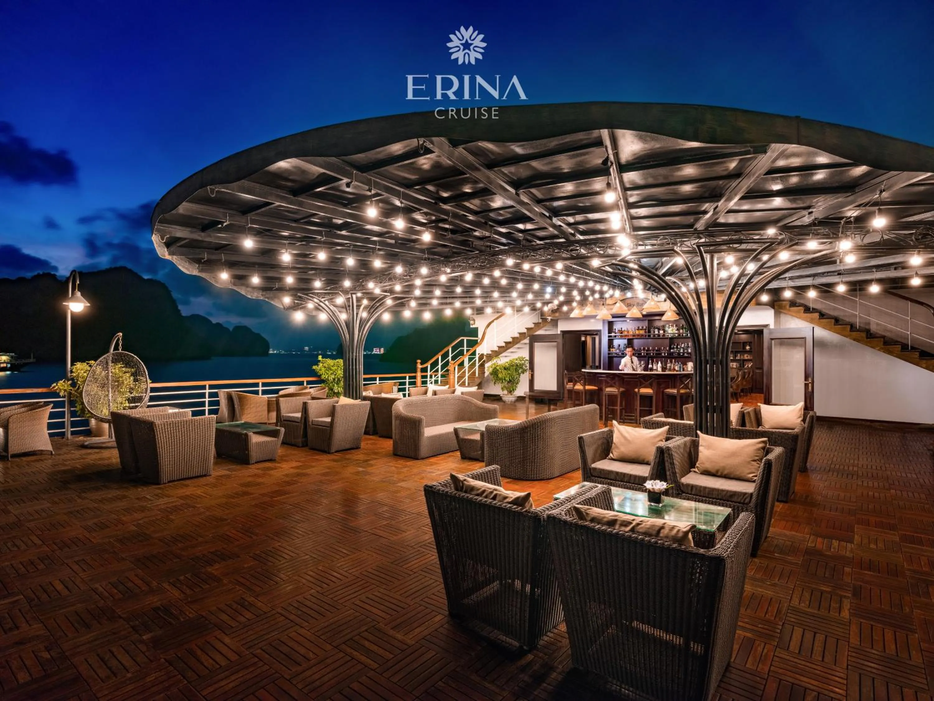 Lounge or bar in Erina Cruise by HAG