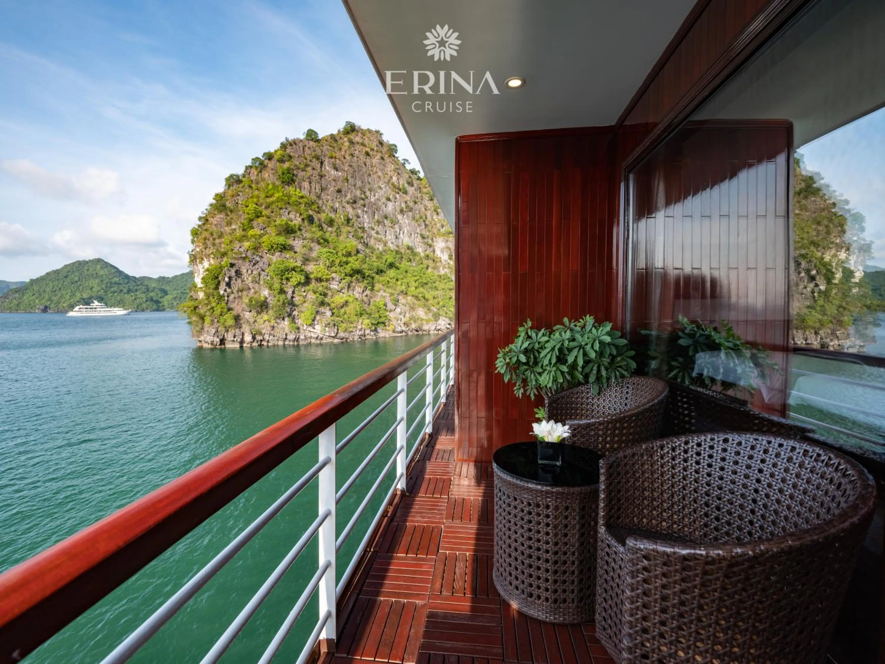 Balcony/Terrace in Erina Cruise by HAG