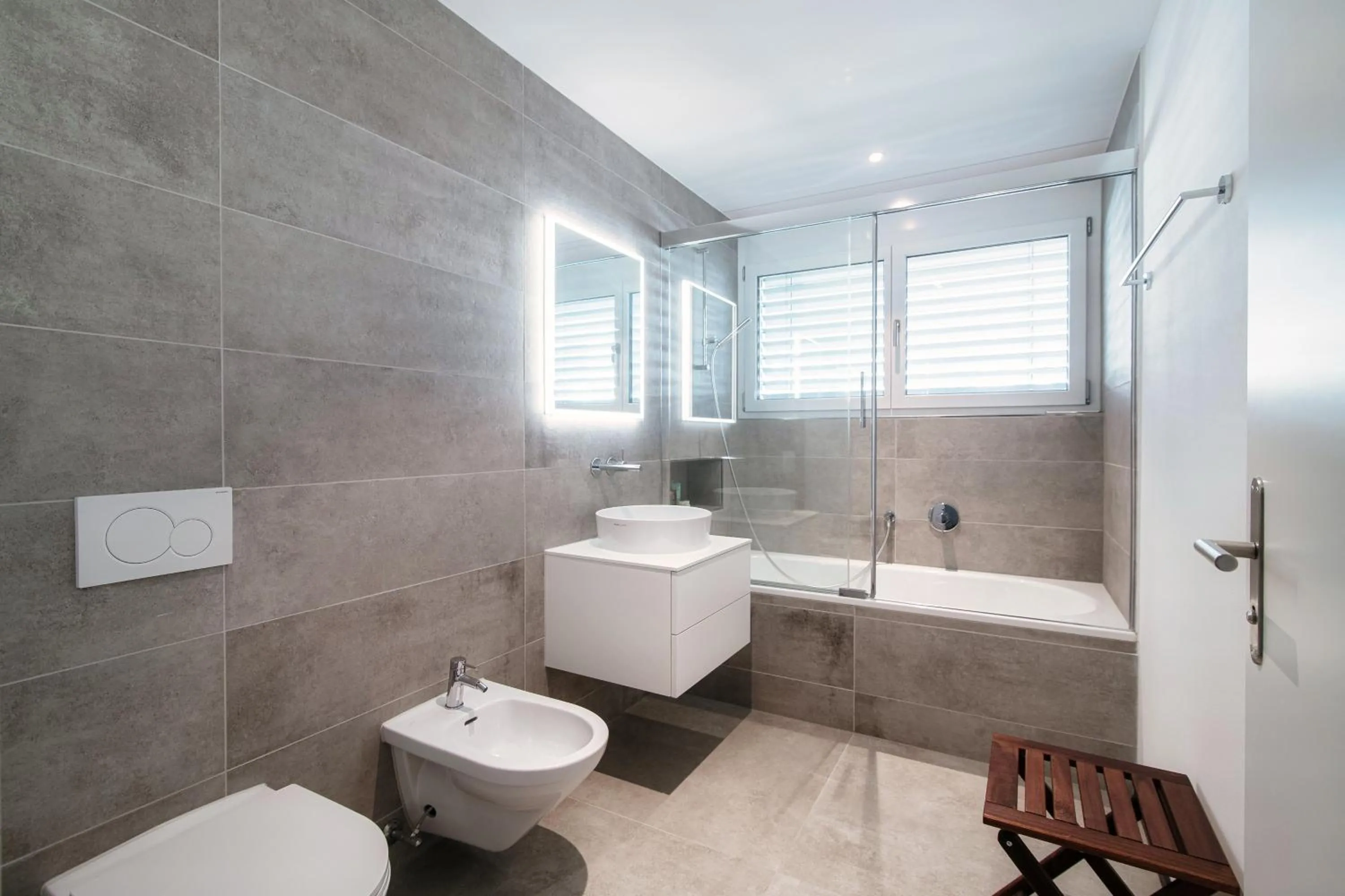 Shower in Casa Leini by Quokka 360 - two-bedroom apartment 3 minutes from Lido di Locarno