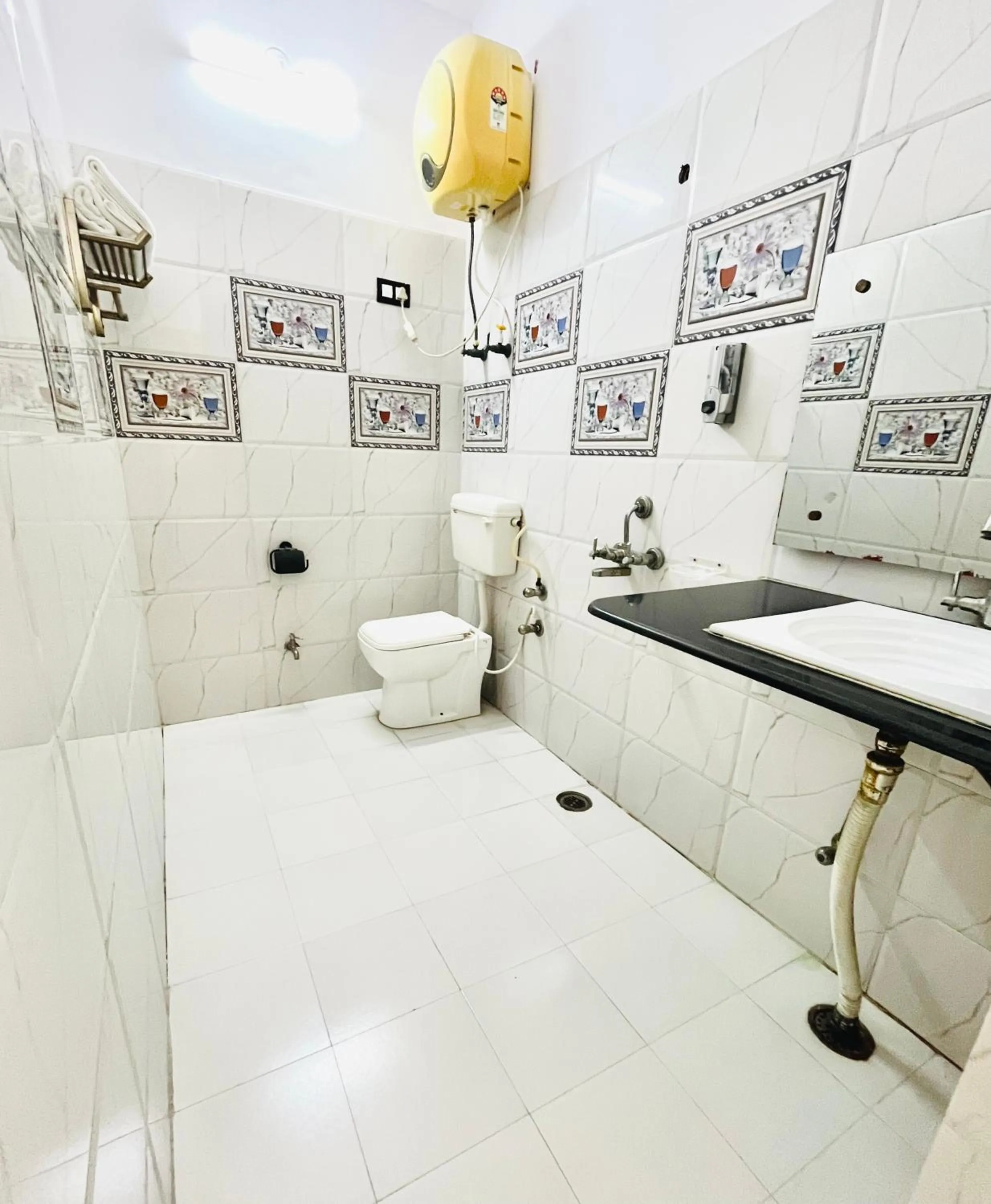 Toilet in Alibaba’s Indiana Homestay
