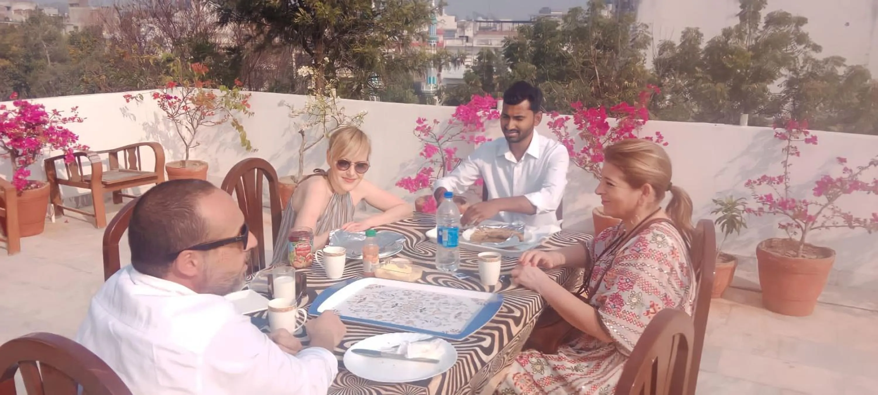 Guests in Alibaba’s Indiana Homestay