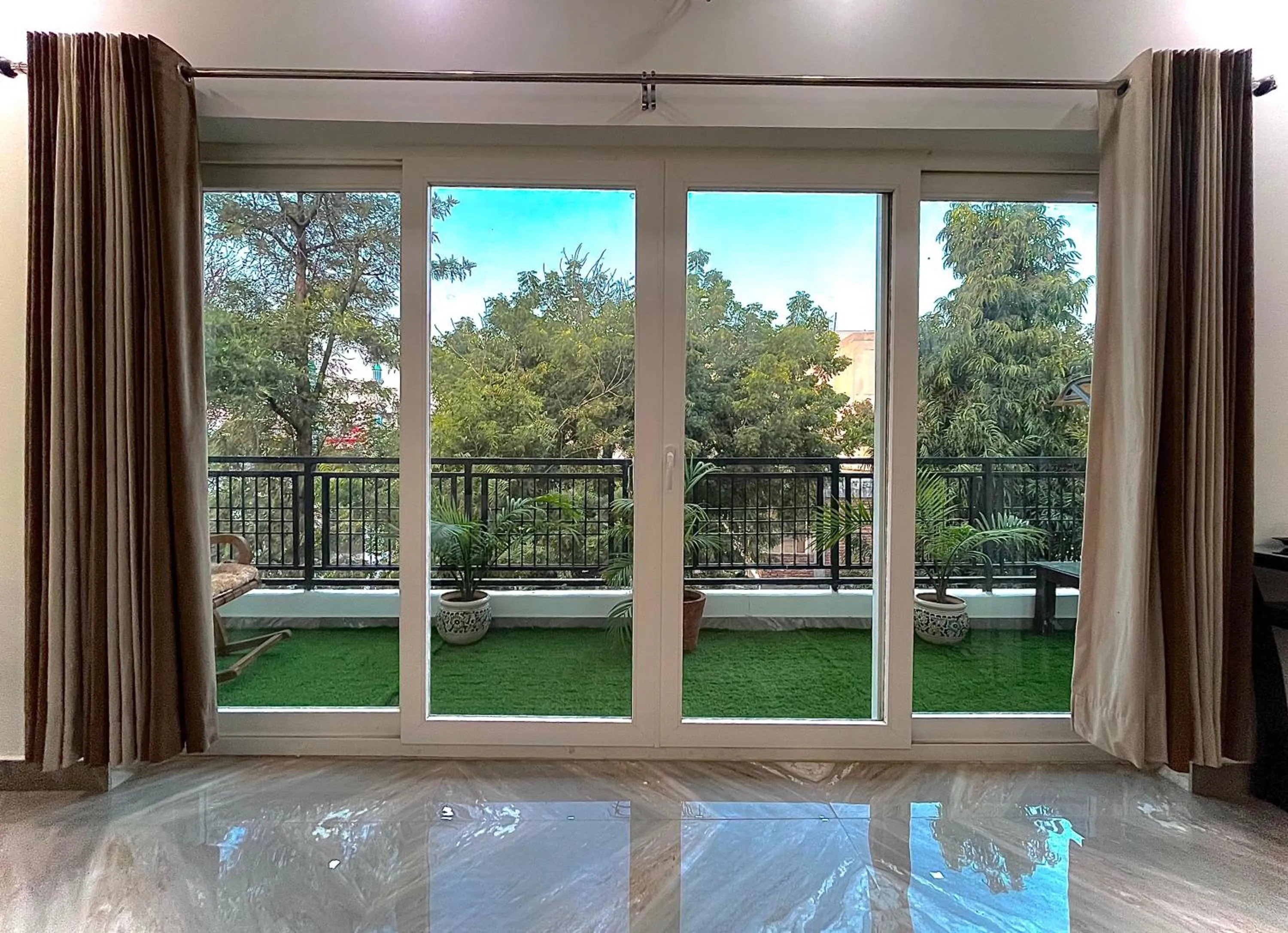 Balcony/Terrace in Alibaba’s Indiana Homestay