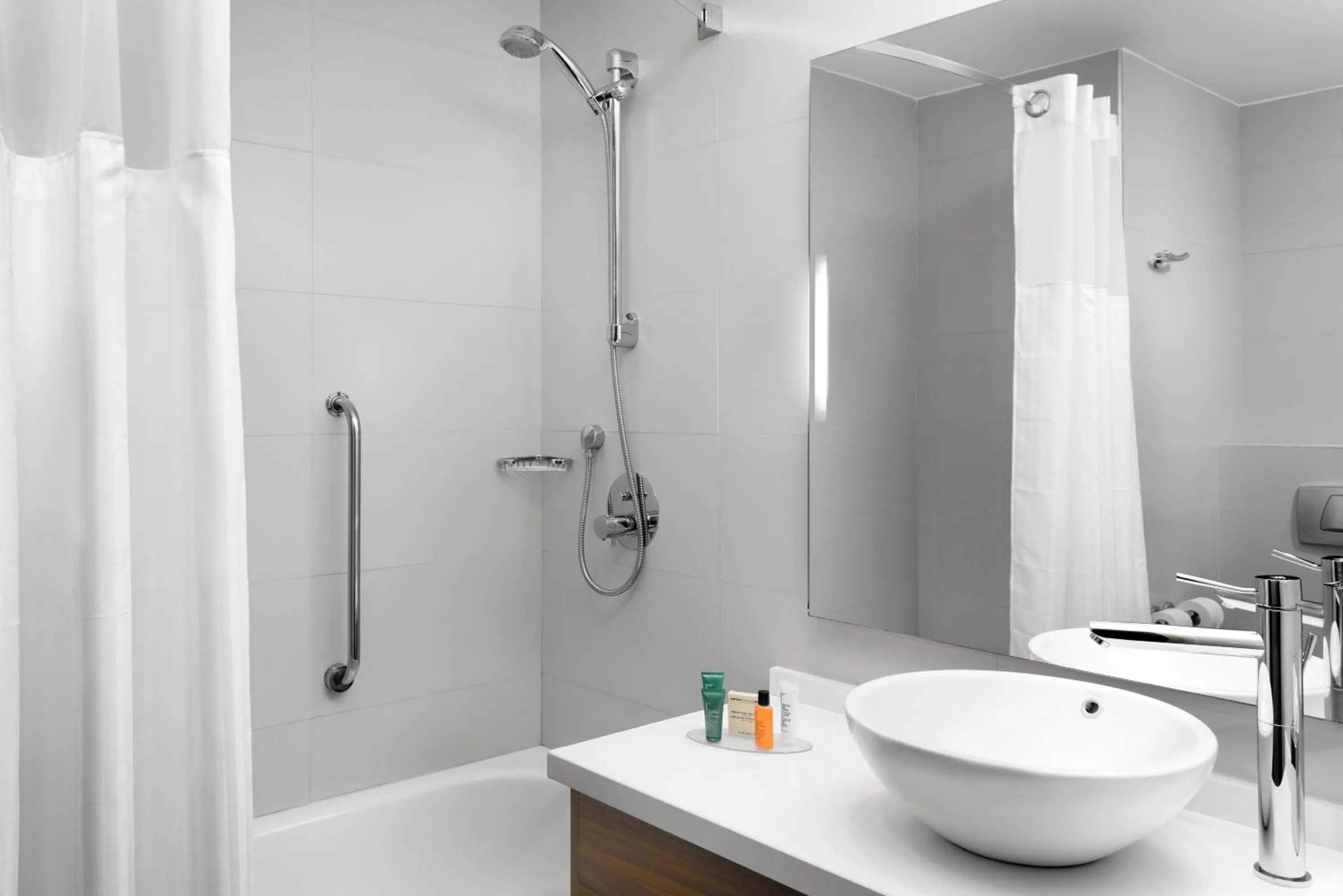 Bathroom in Hilton Garden Inn Málaga