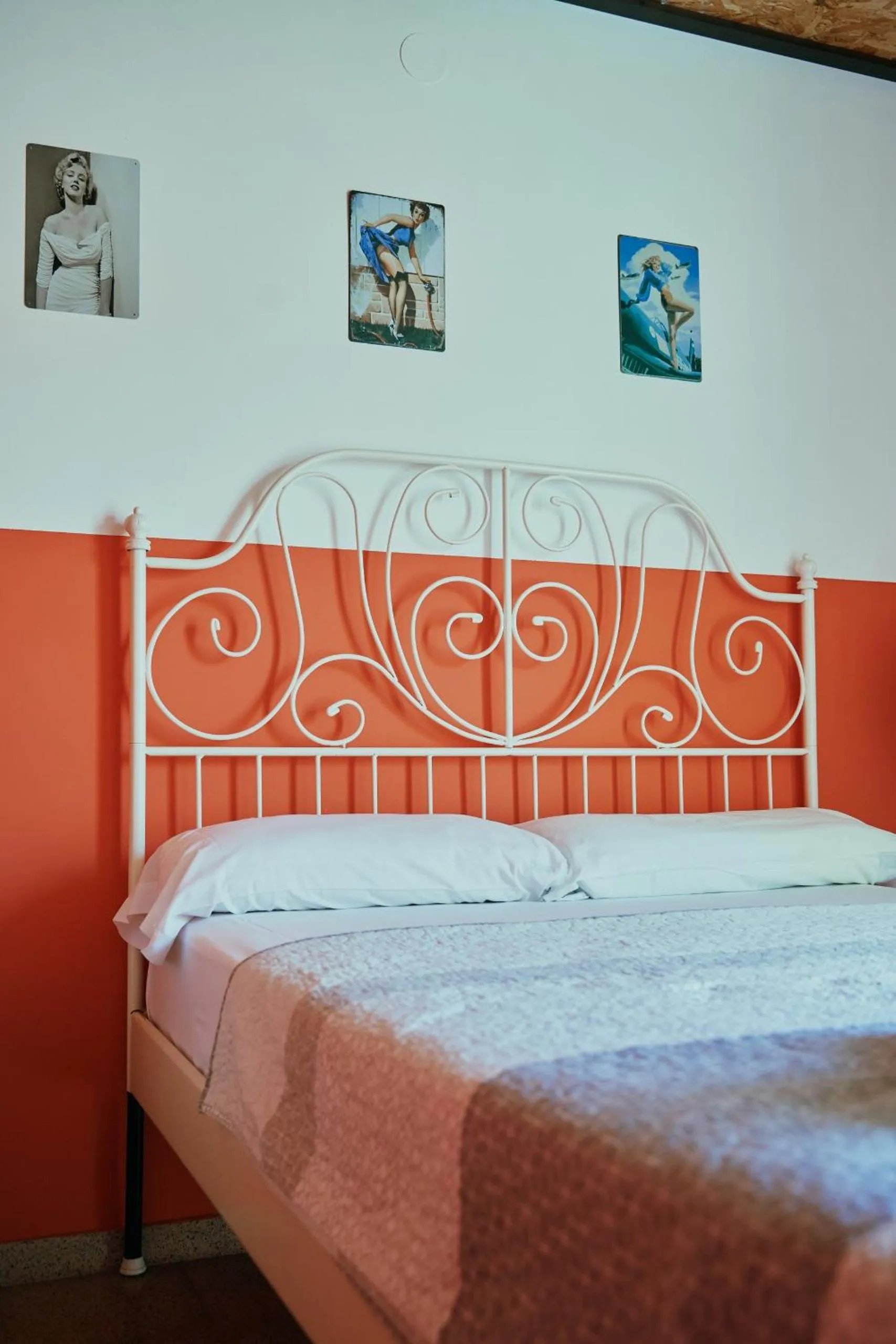 Bed in LOFT HOSTAL Group