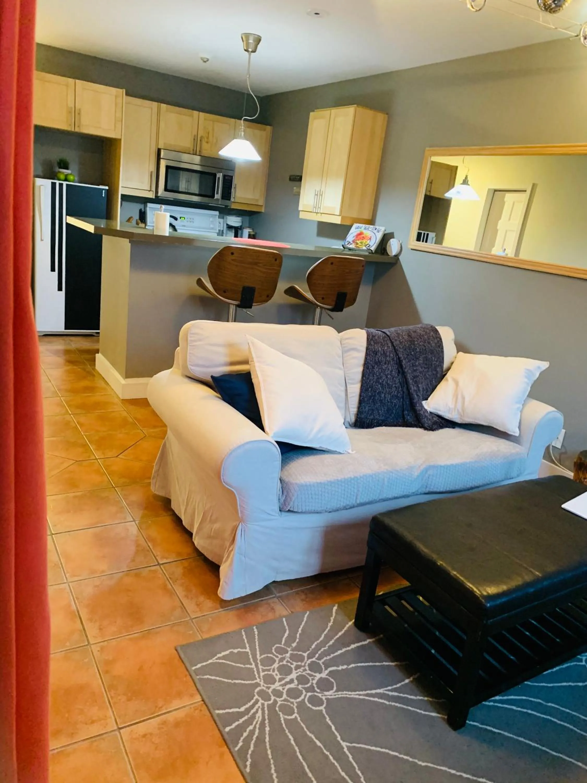 fully equiped Condo, pool and Spa only in summer