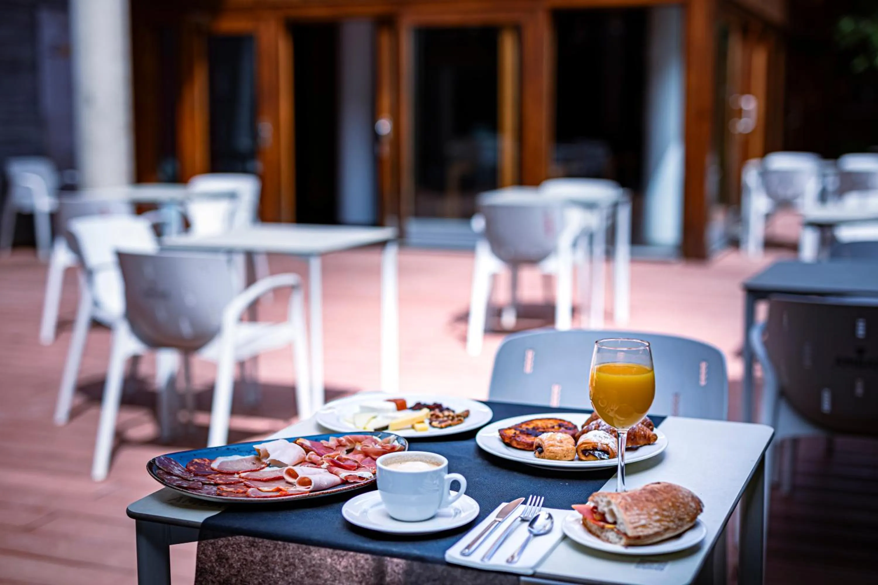 Breakfast in Tierra de Biescas