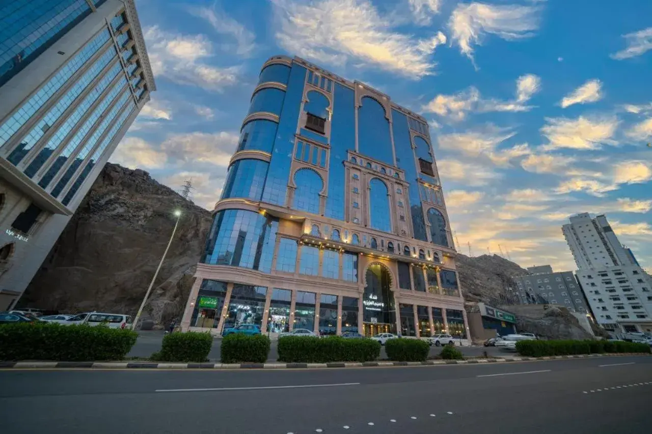 Property building in Waseem Al Azizia Hotel Property building in Waseem Al Azizia Hotel
