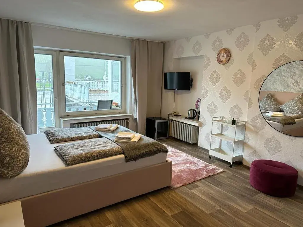 Double Room with Balcony - single occupancy in Hotel Gonzlay Double Room with Balcony - single occupancy in Hotel Gonzlay