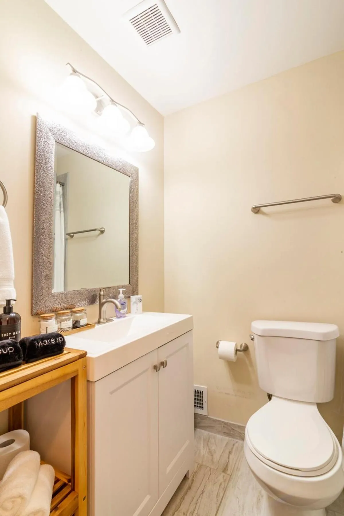 5 bedrooms with 4 Full Bath Fire Pit BBQ and Plush Amen on 1 2 acre