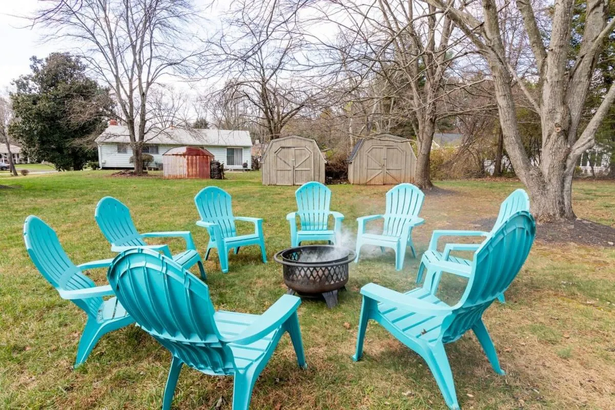 5 bedrooms with 4 Full Bath Fire Pit BBQ and Plush Amen on 1 2 acre