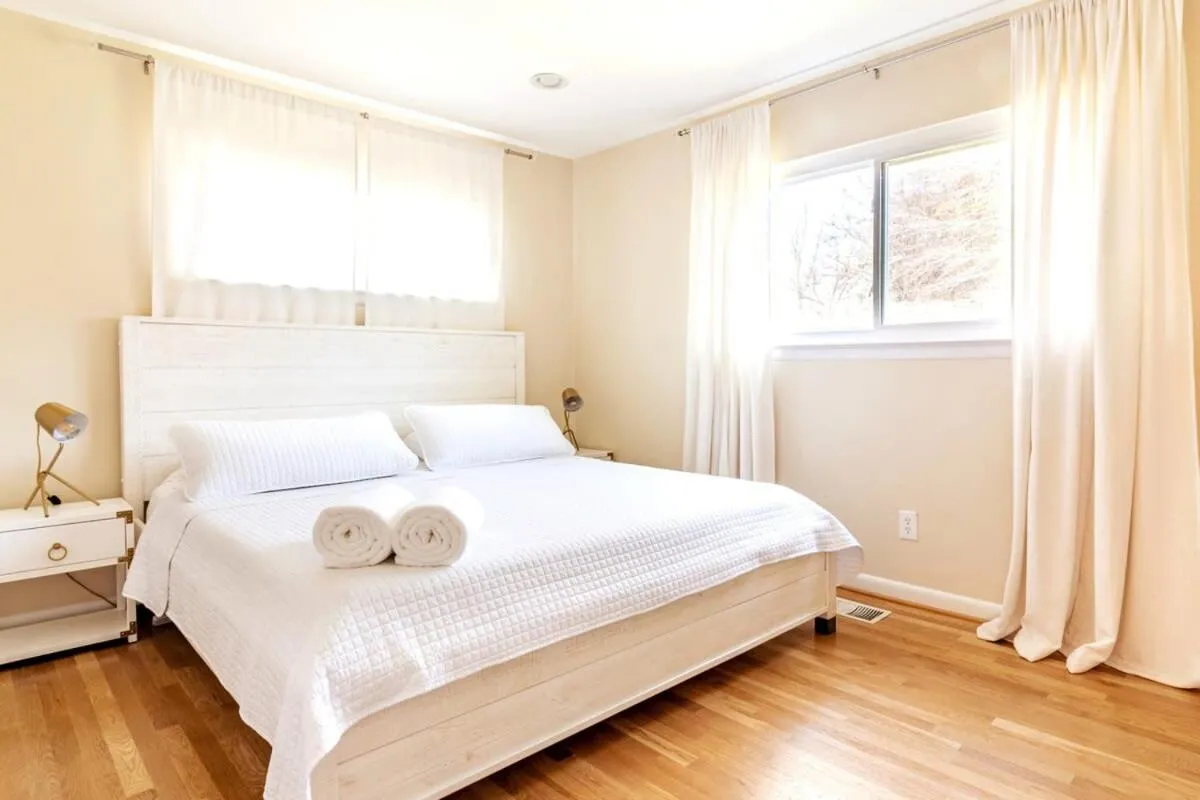 Bed in 5 bedrooms with 4 Full Bath Fire Pit BBQ and Plush Amen on 1 2 acre