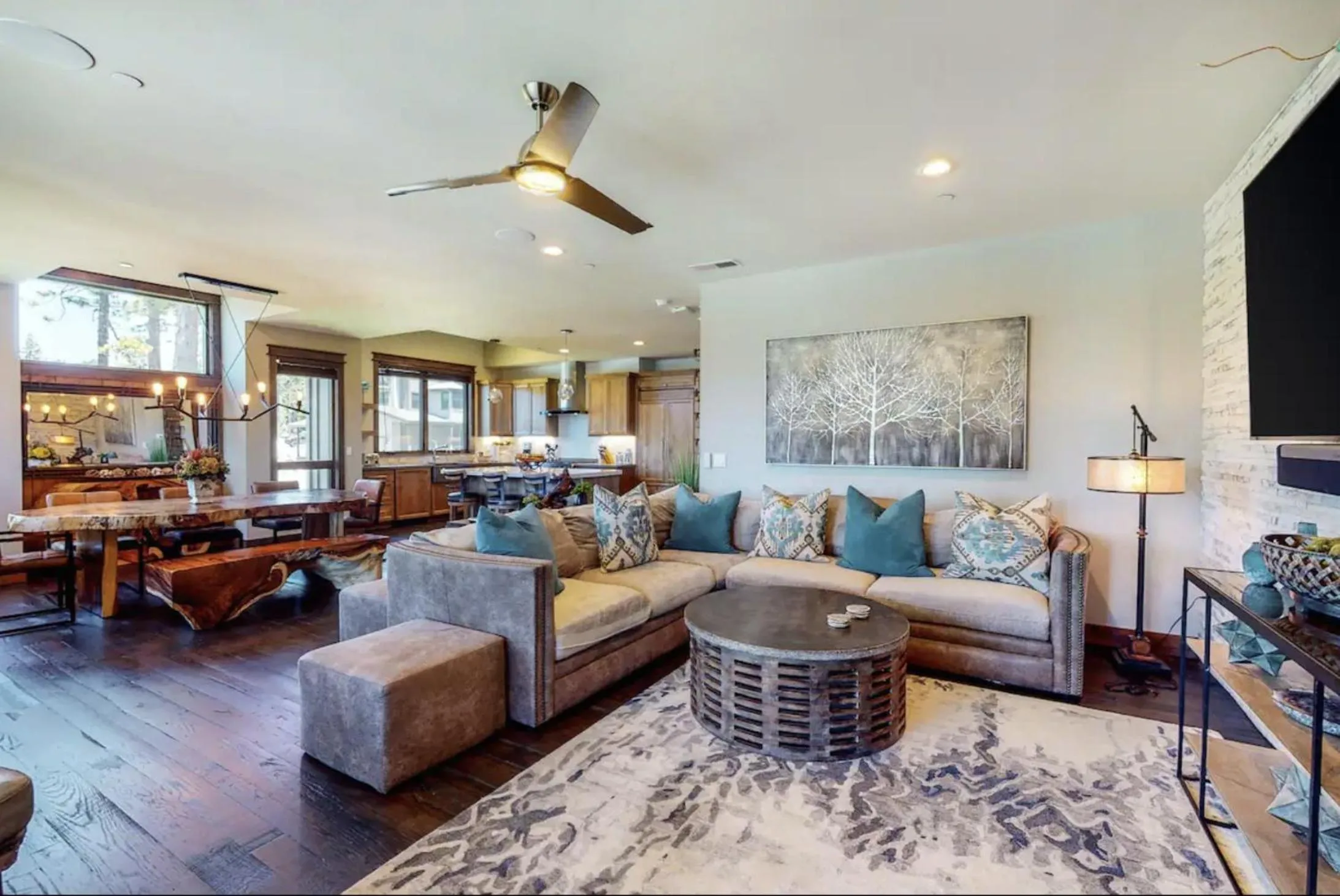 Living room in Gondola Vista Luxury Villas by Ski Heavenly & Beaches