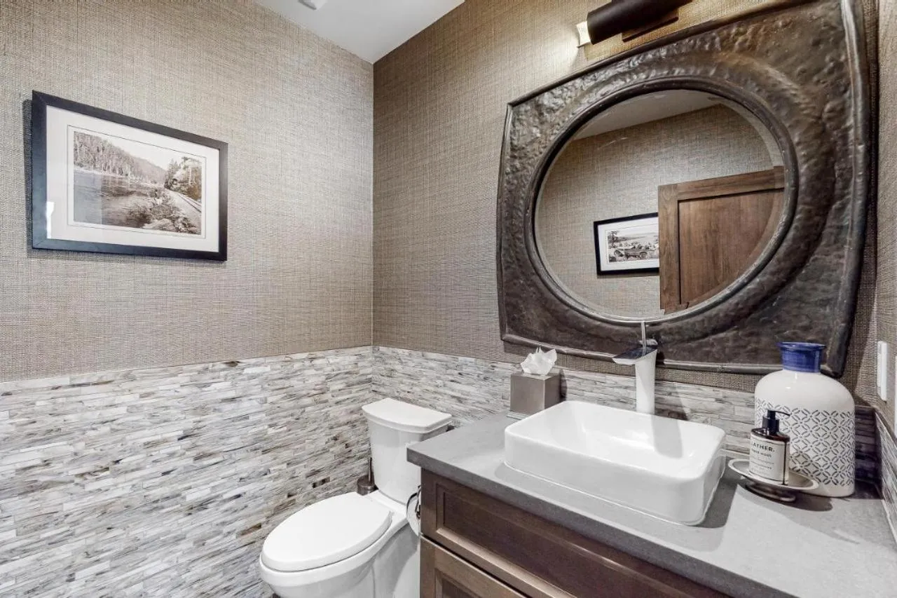 Toilet in Gondola Vista Luxury Villas by Ski Heavenly & Beaches