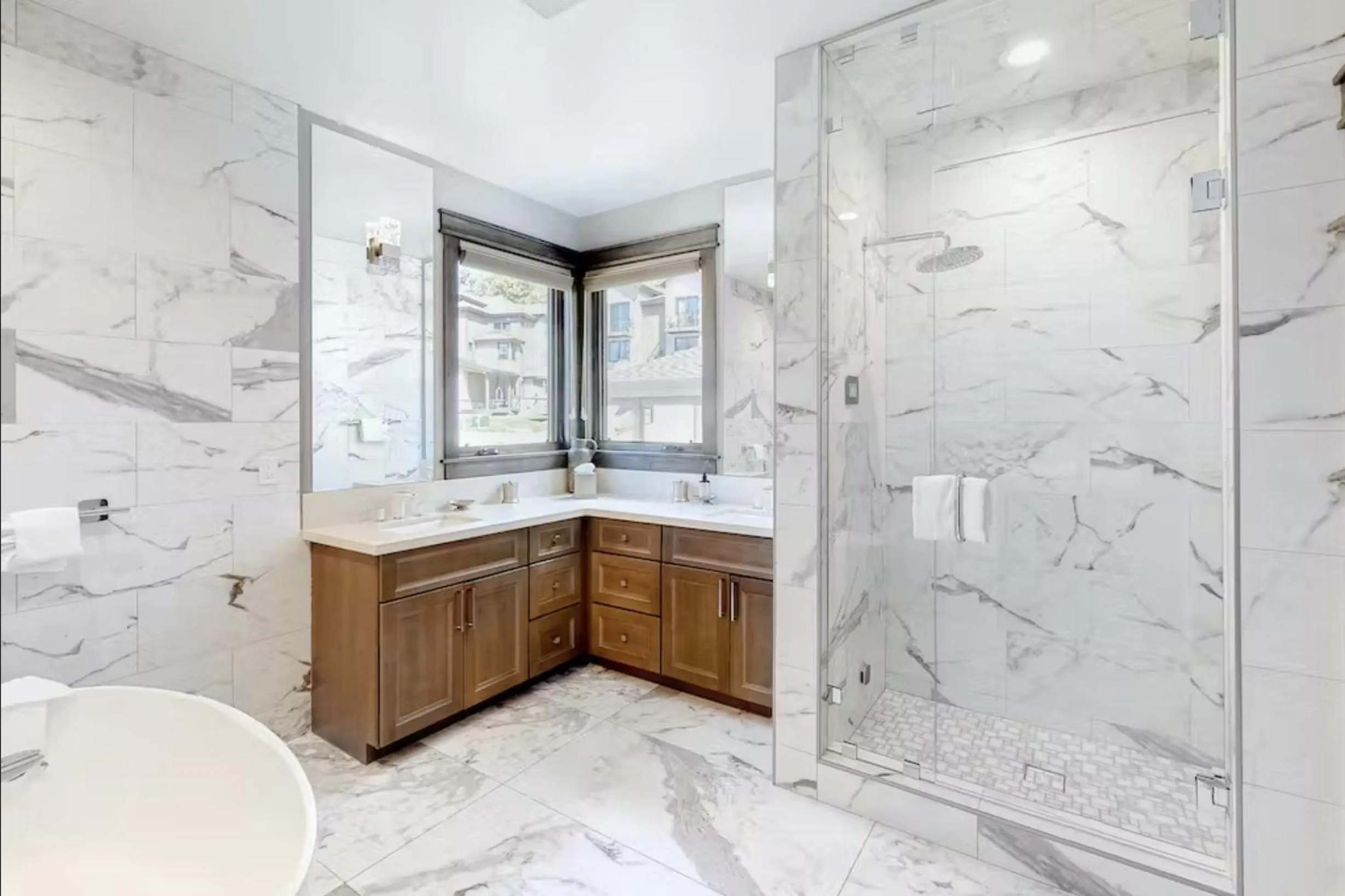 Shower in Gondola Vista Luxury Villas by Ski Heavenly & Beaches