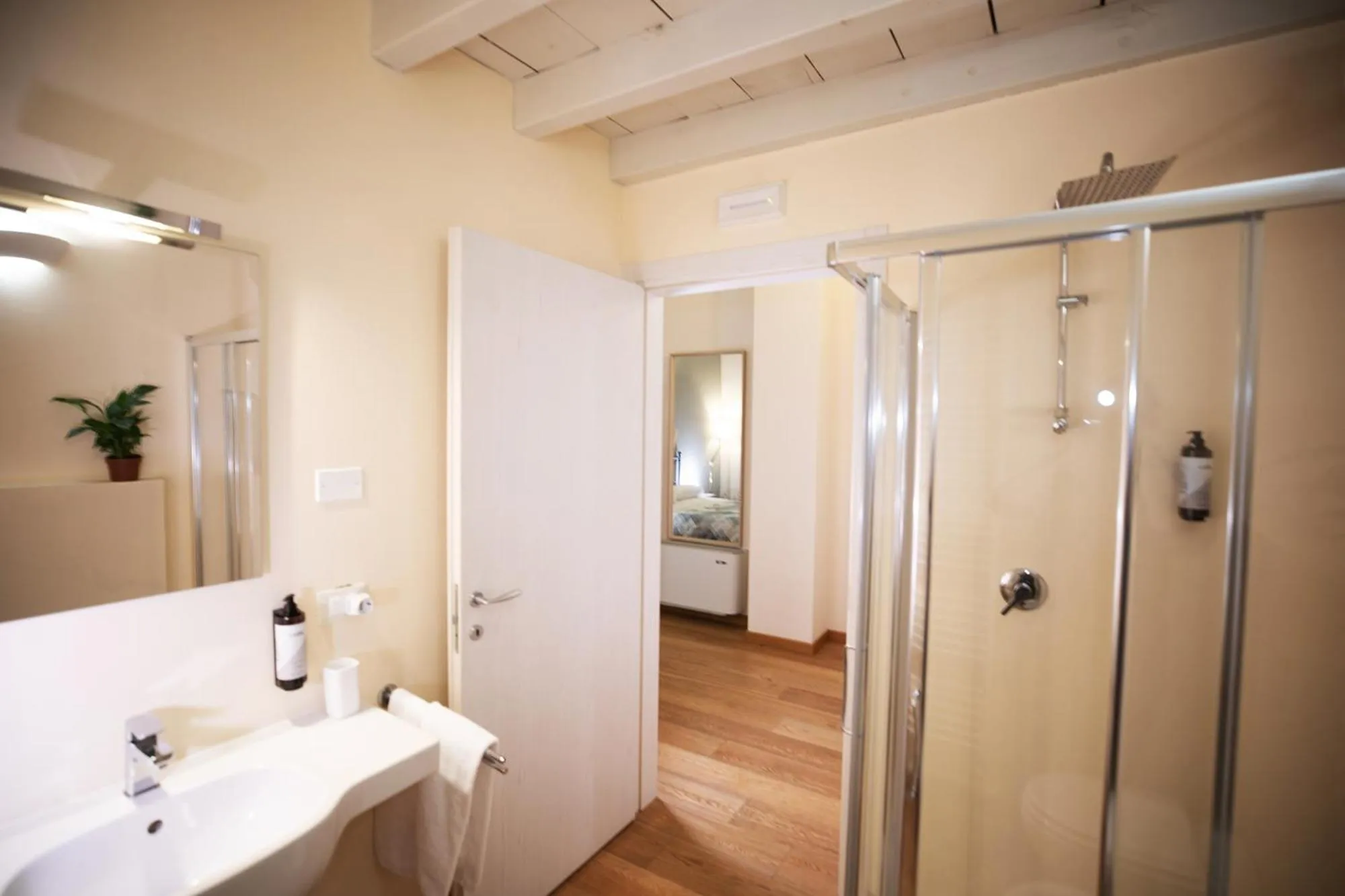 Shower in Relais La Rocca Solferino