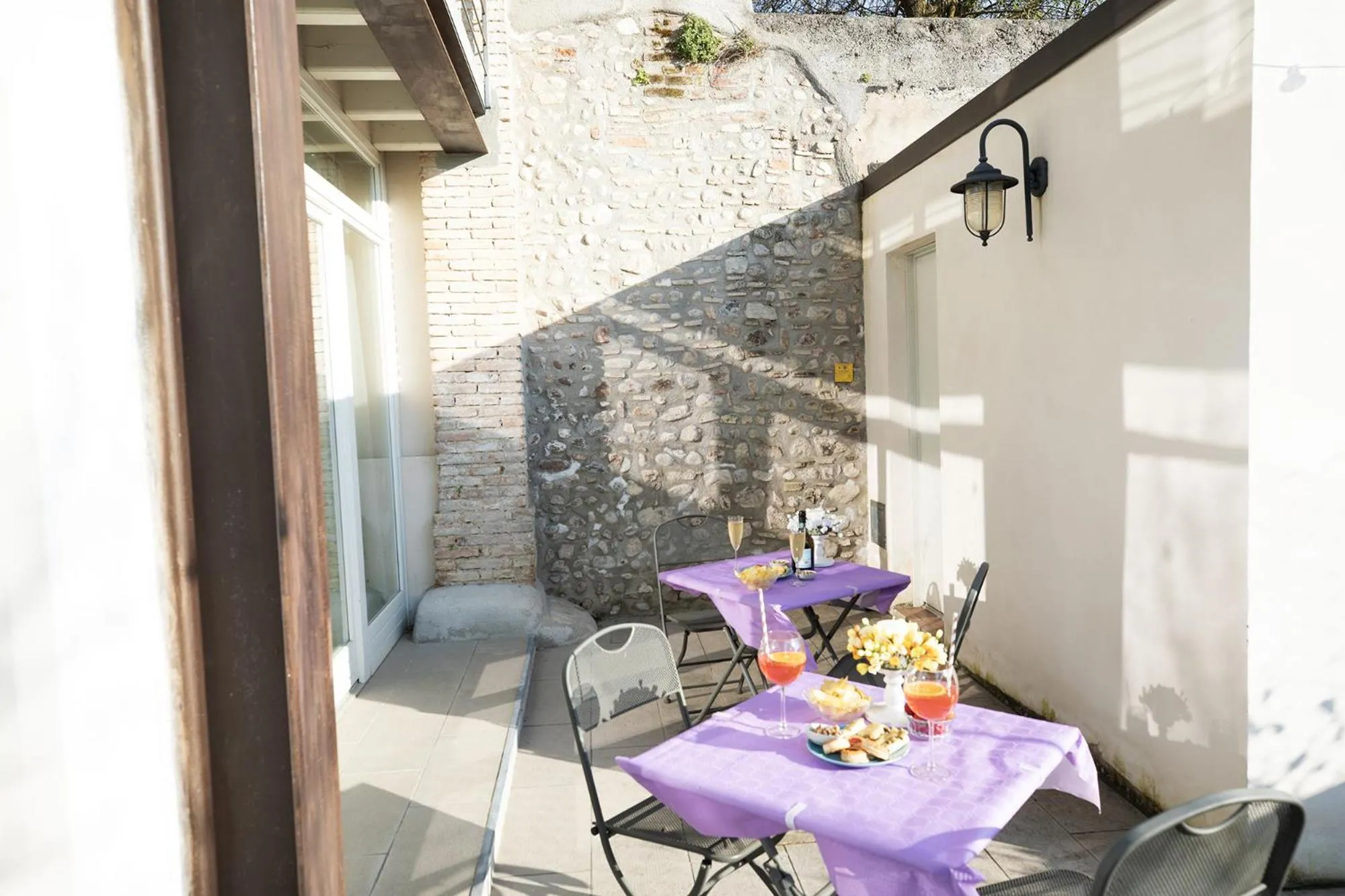 Patio in Relais La Rocca Solferino
