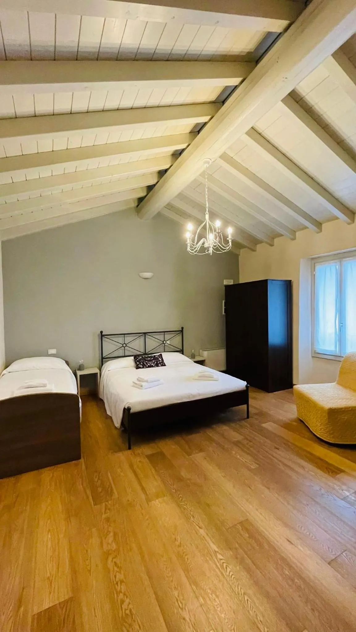 Superior Quadruple Room in Relais La Rocca Solferino