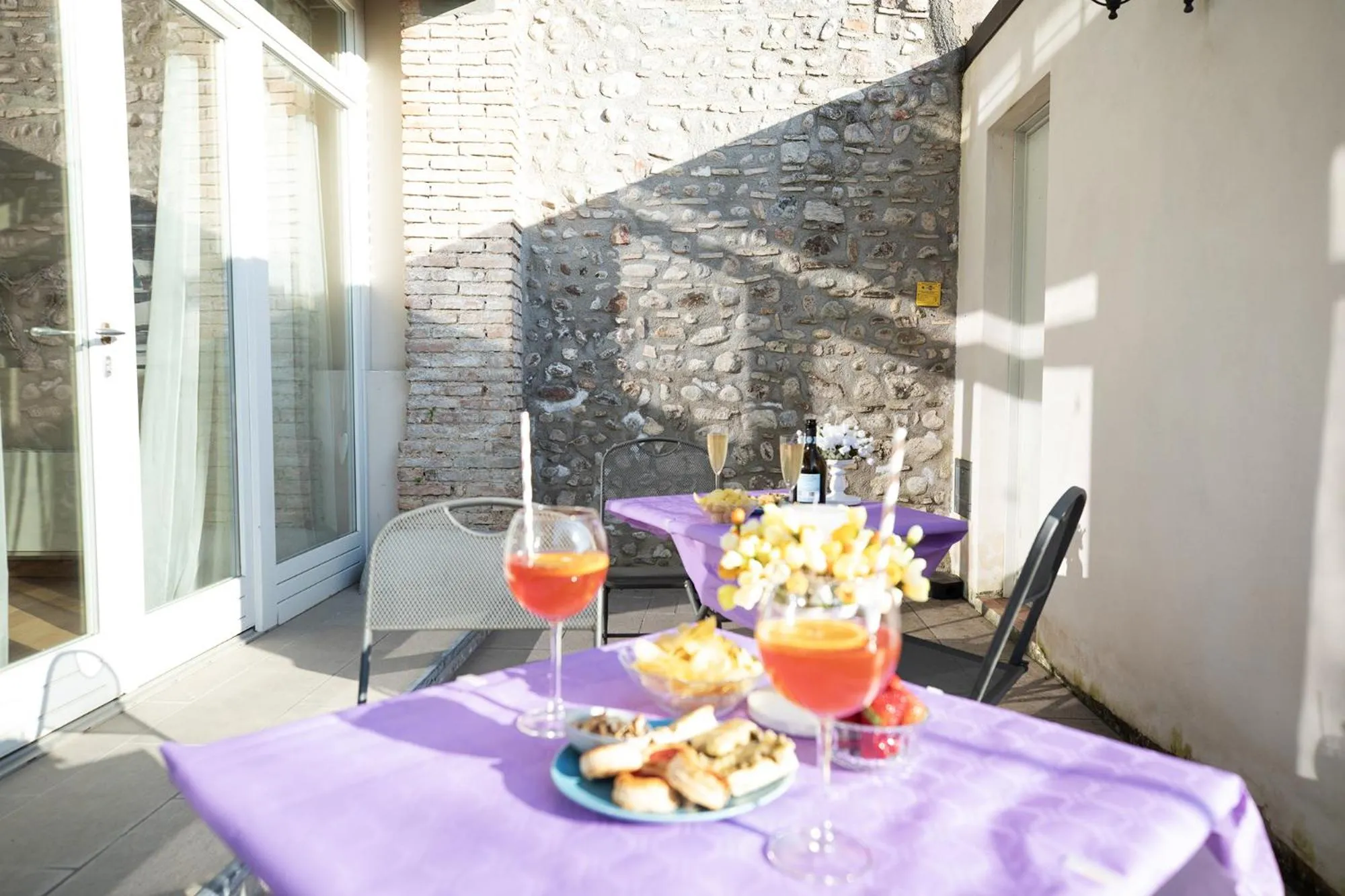 Patio in Relais La Rocca Solferino
