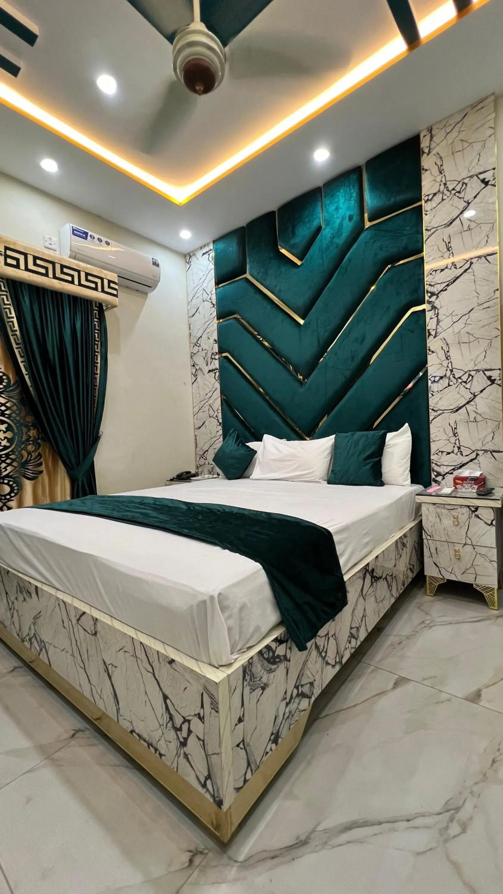 Bedroom, Bed in Hotel new royal palace