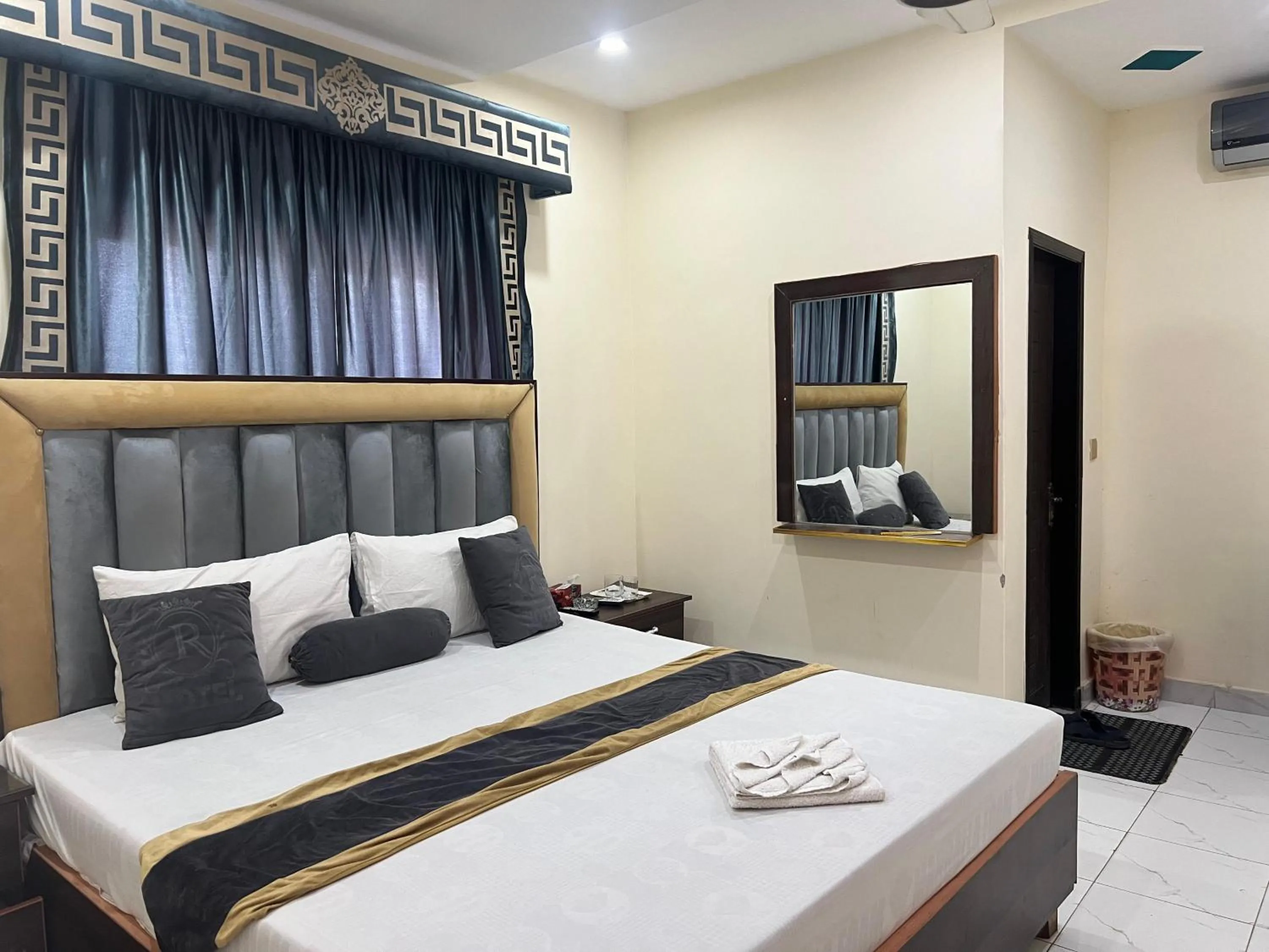 Bedroom, Bed in Hotel new royal palace